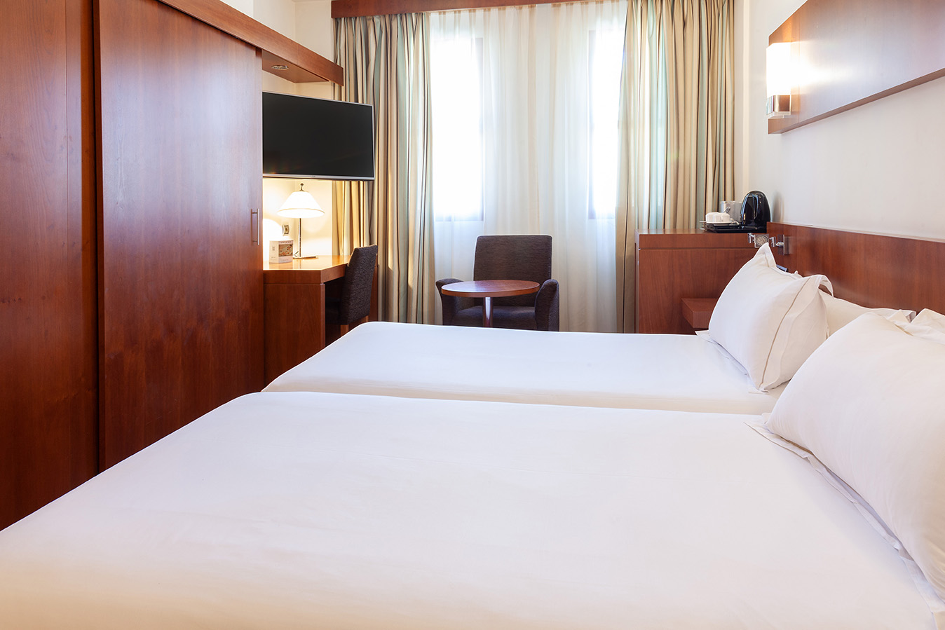 Double Connecting Room