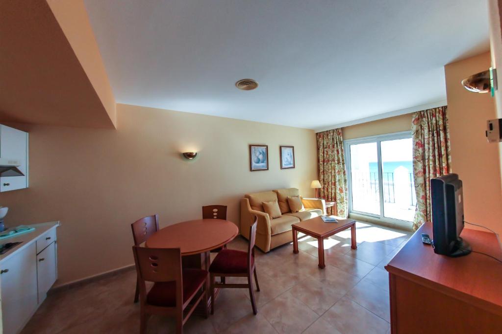 Apartment Capacity 3