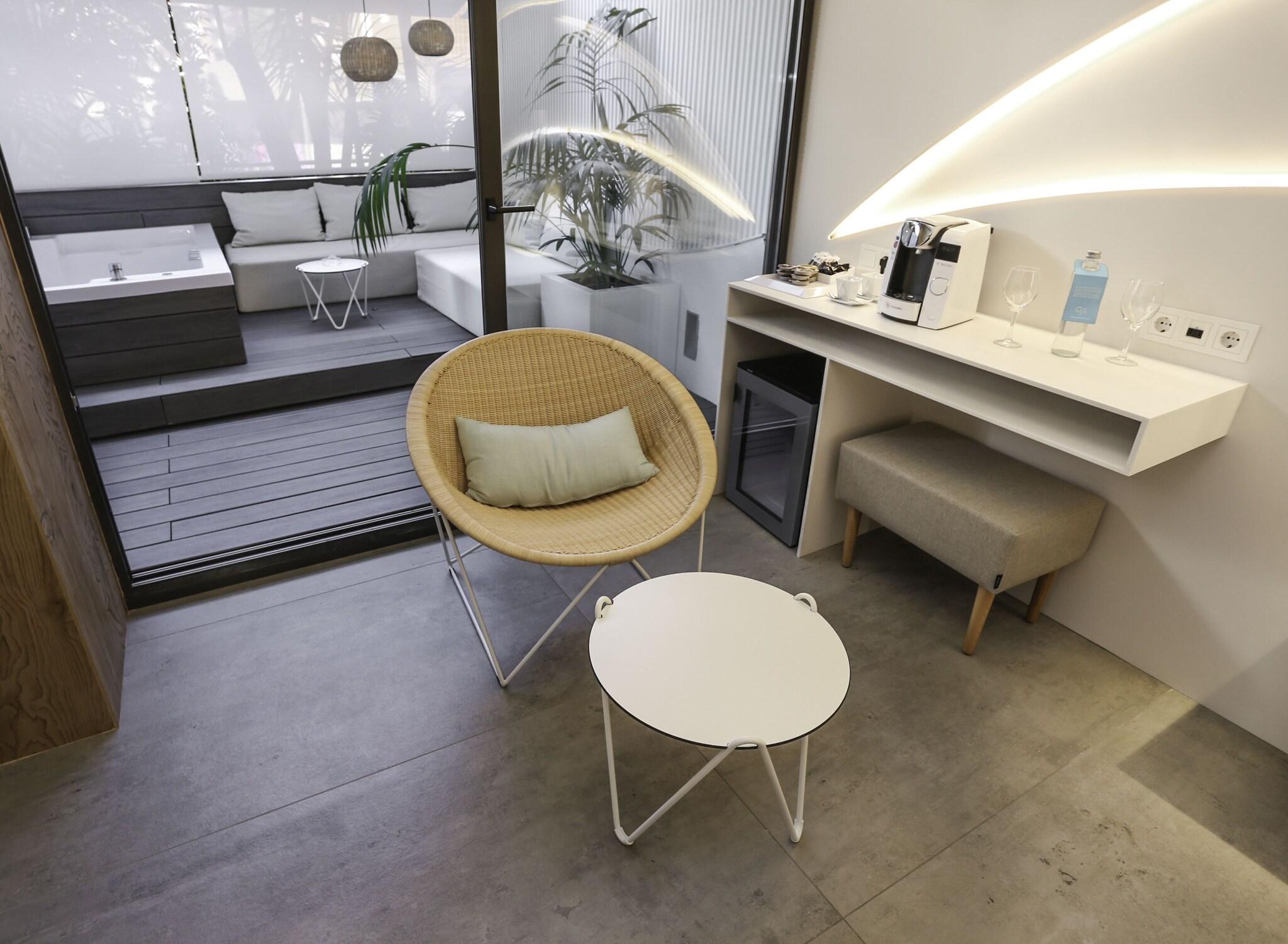 Double Deluxe King Bed