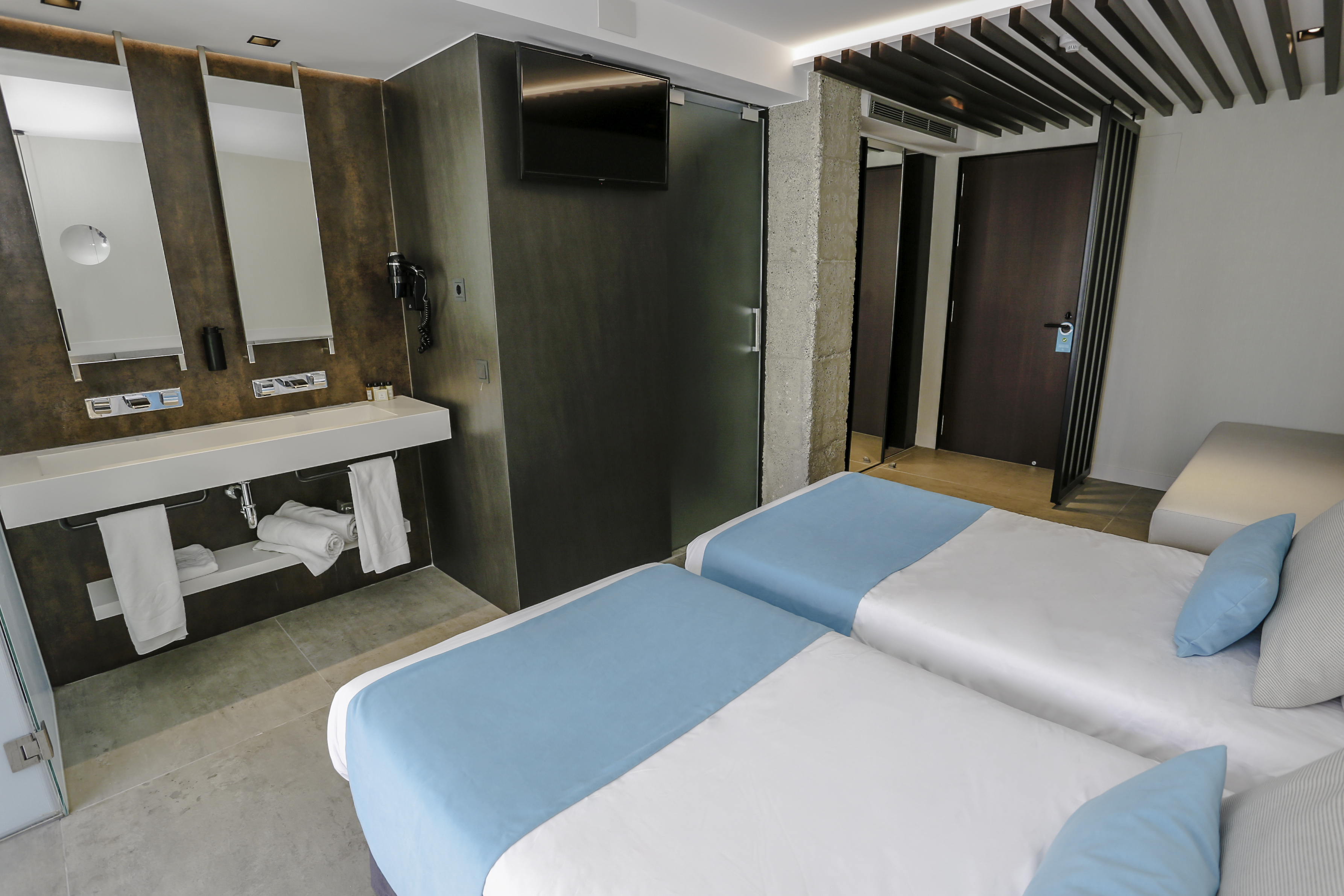 Double or Twin Standard