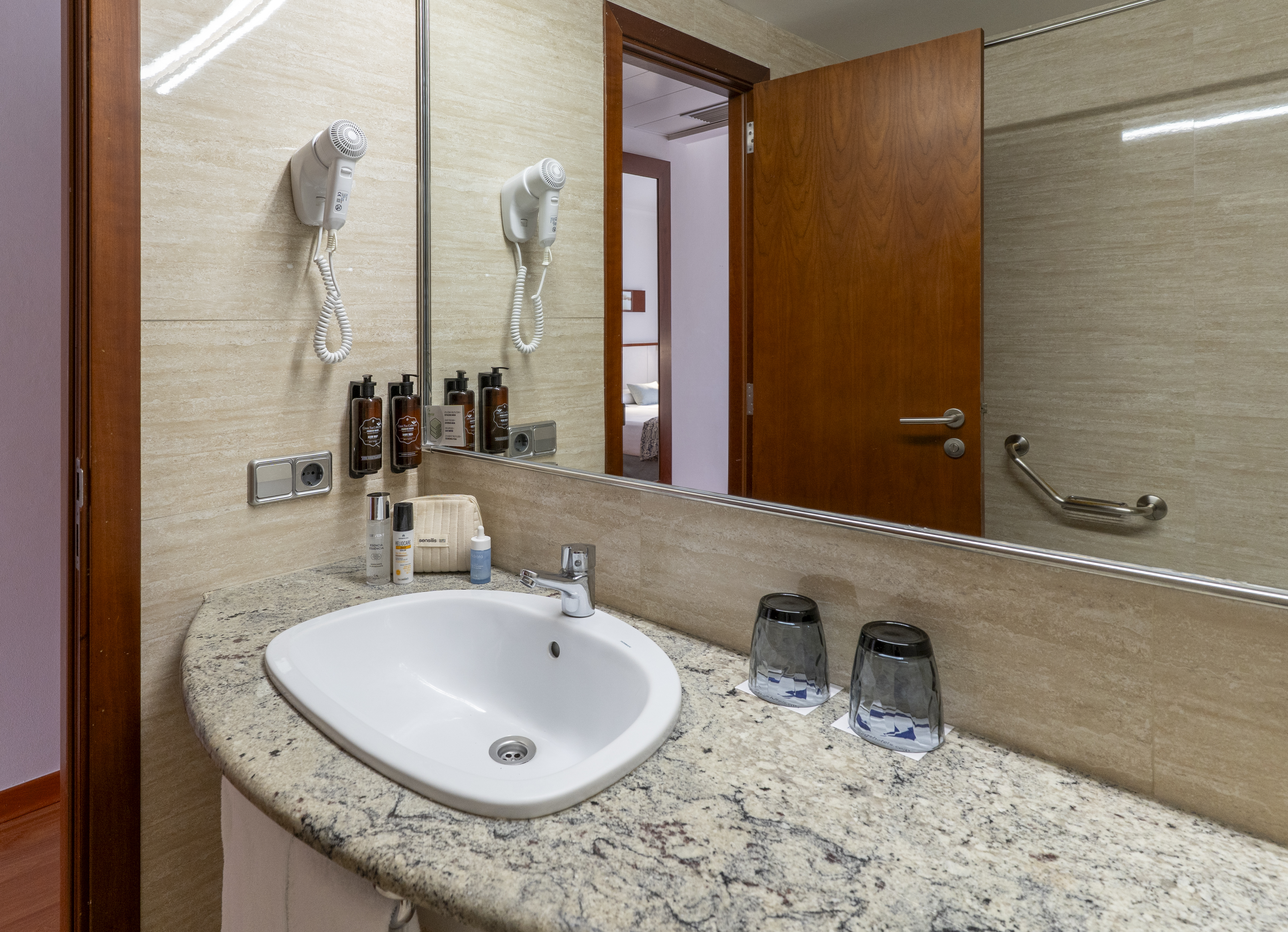 Double or Twin Standard