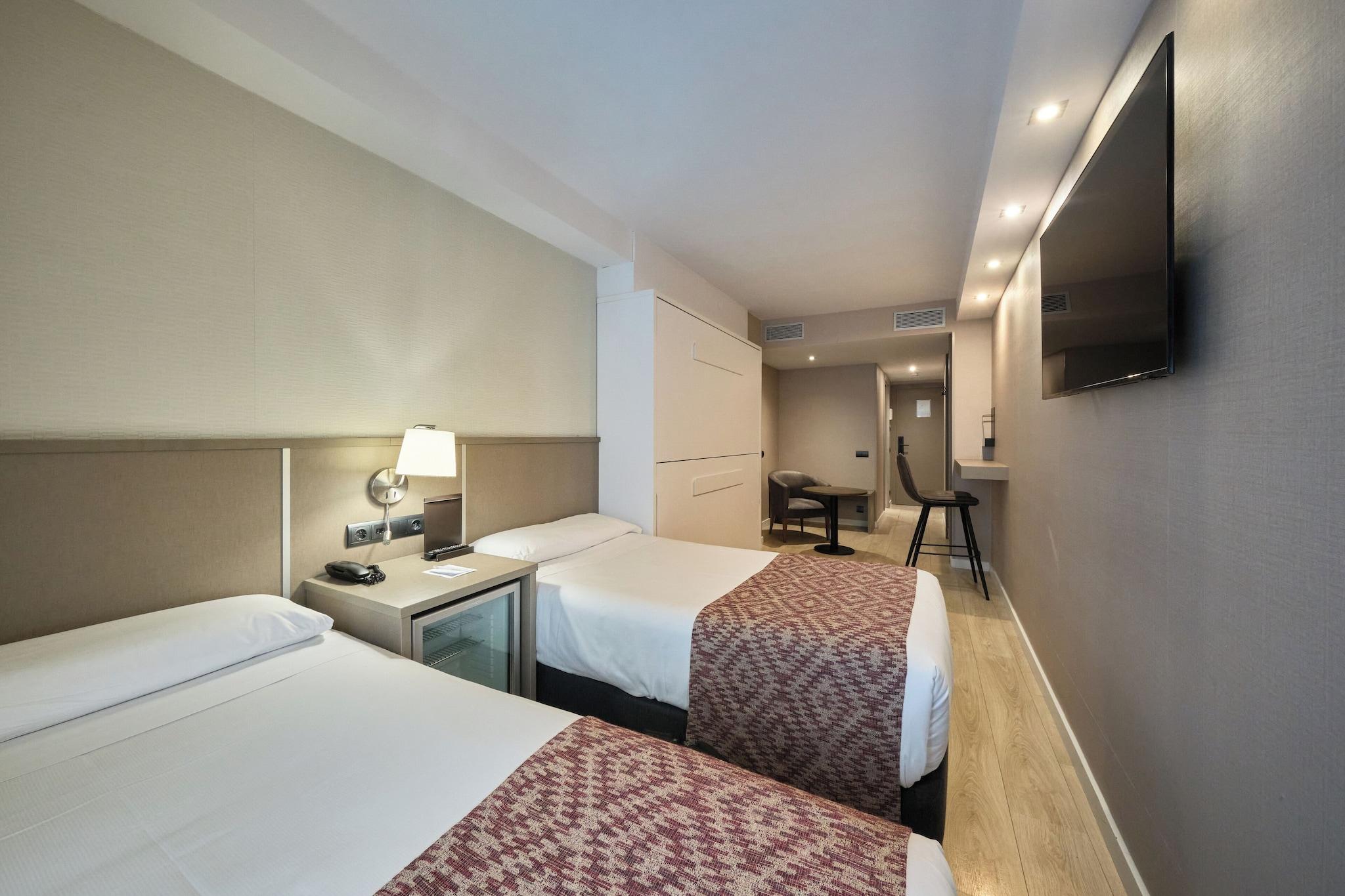 Family Room Capacity 4