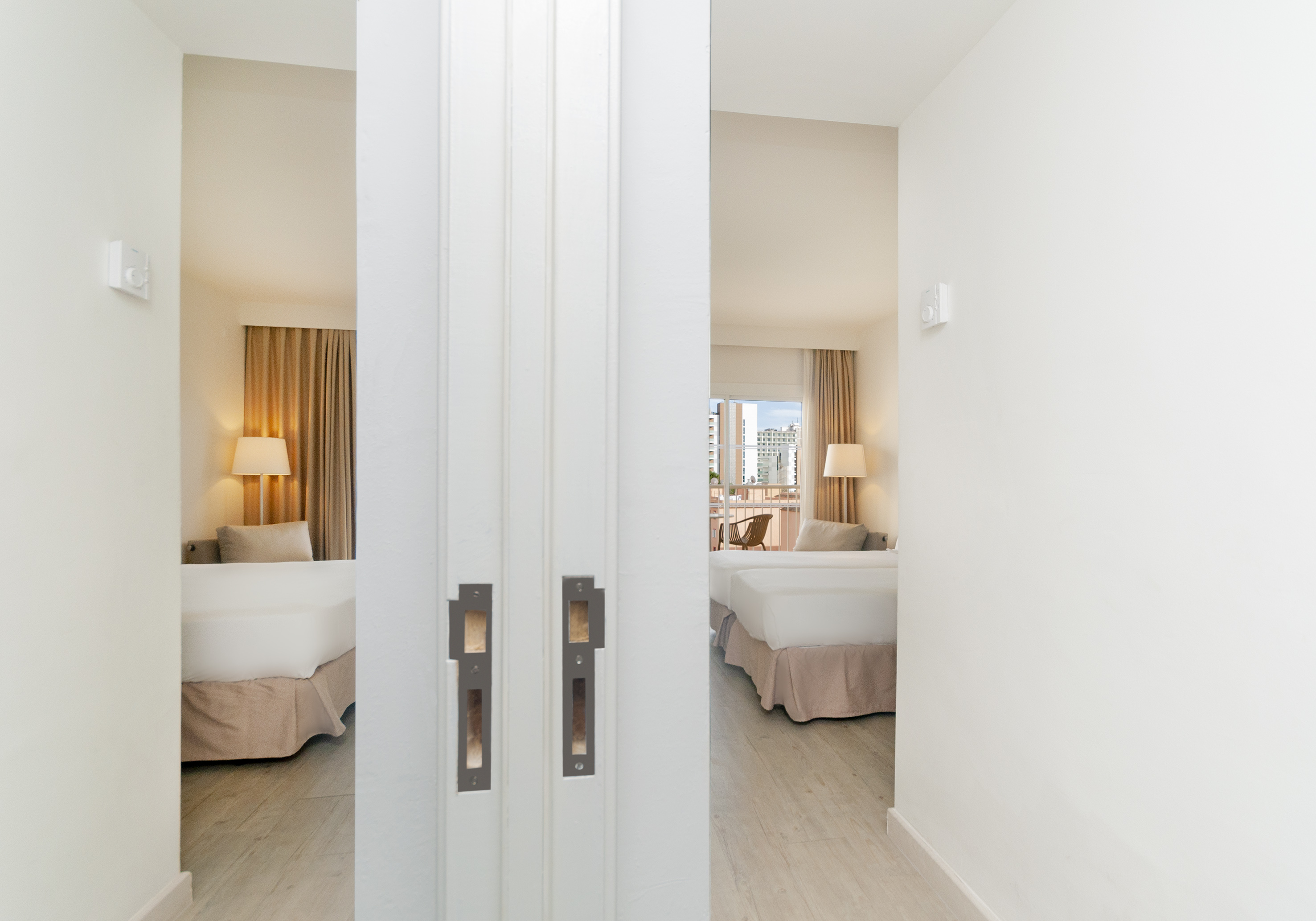 Room Connecting Room