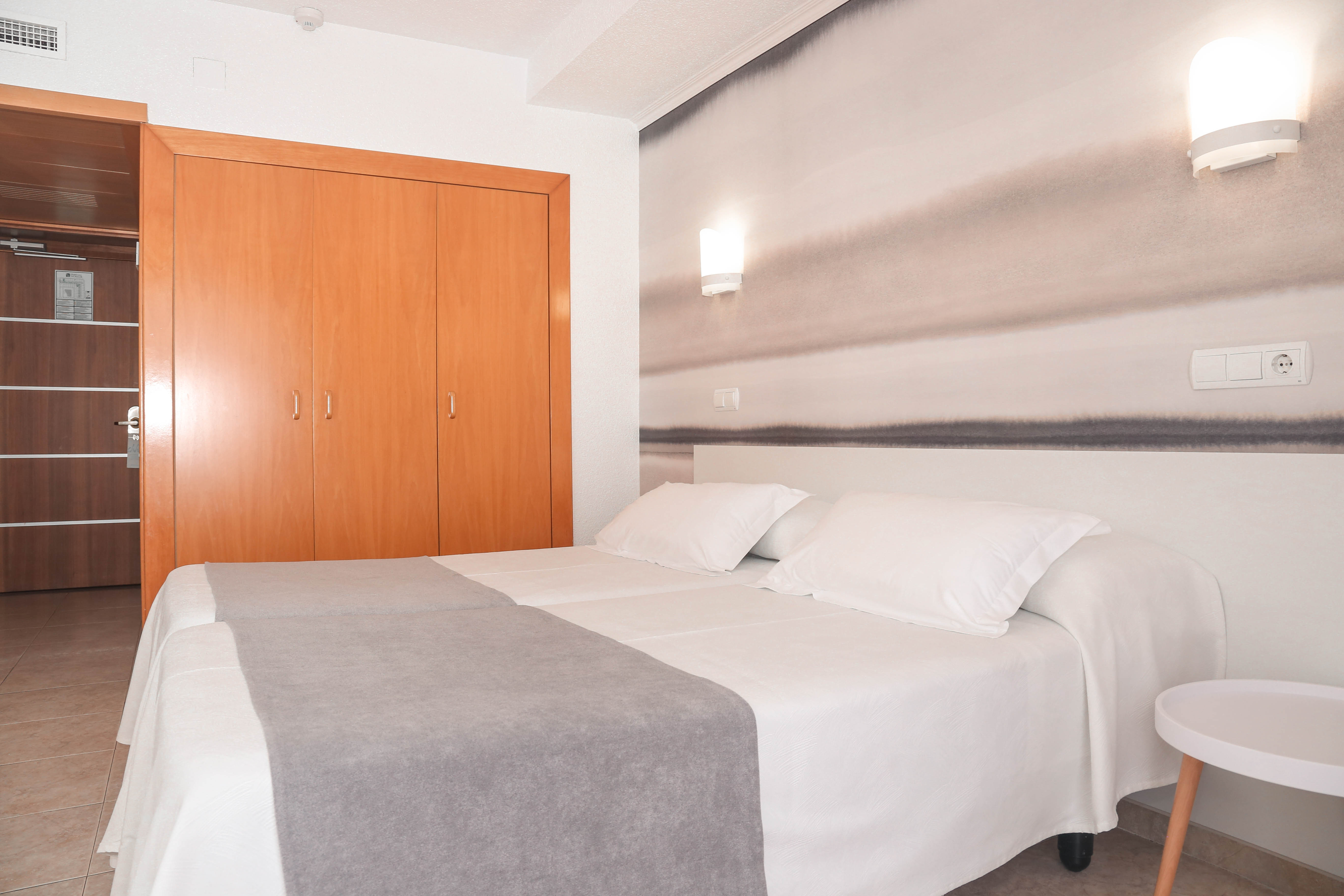 Double or Twin Standard