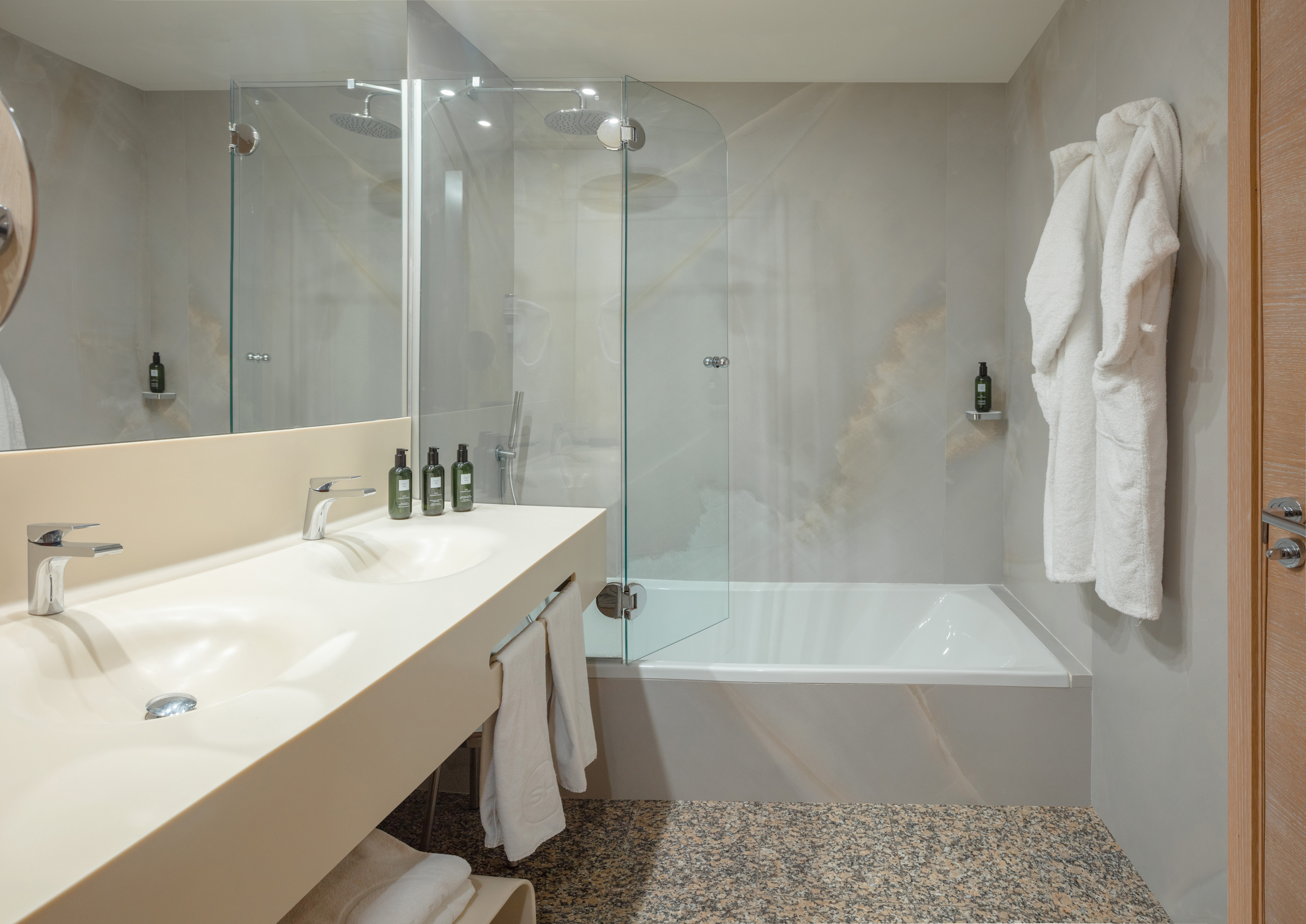 Double Single Superior