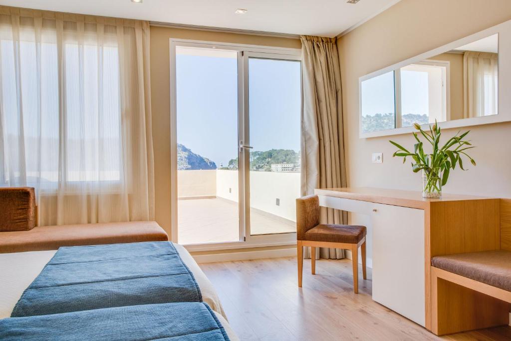 Double or Twin Superior Sea View