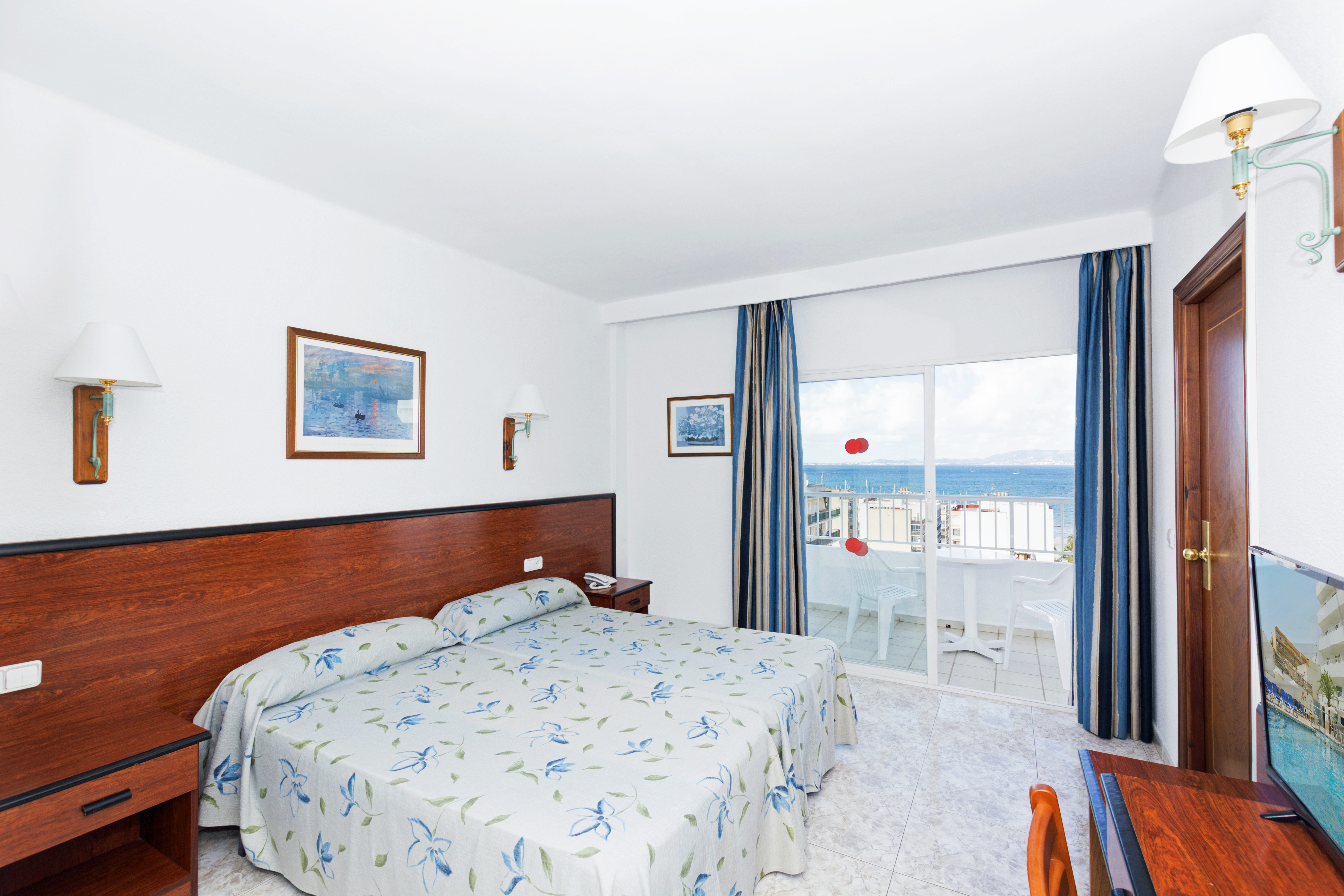 Double or Twin Standard