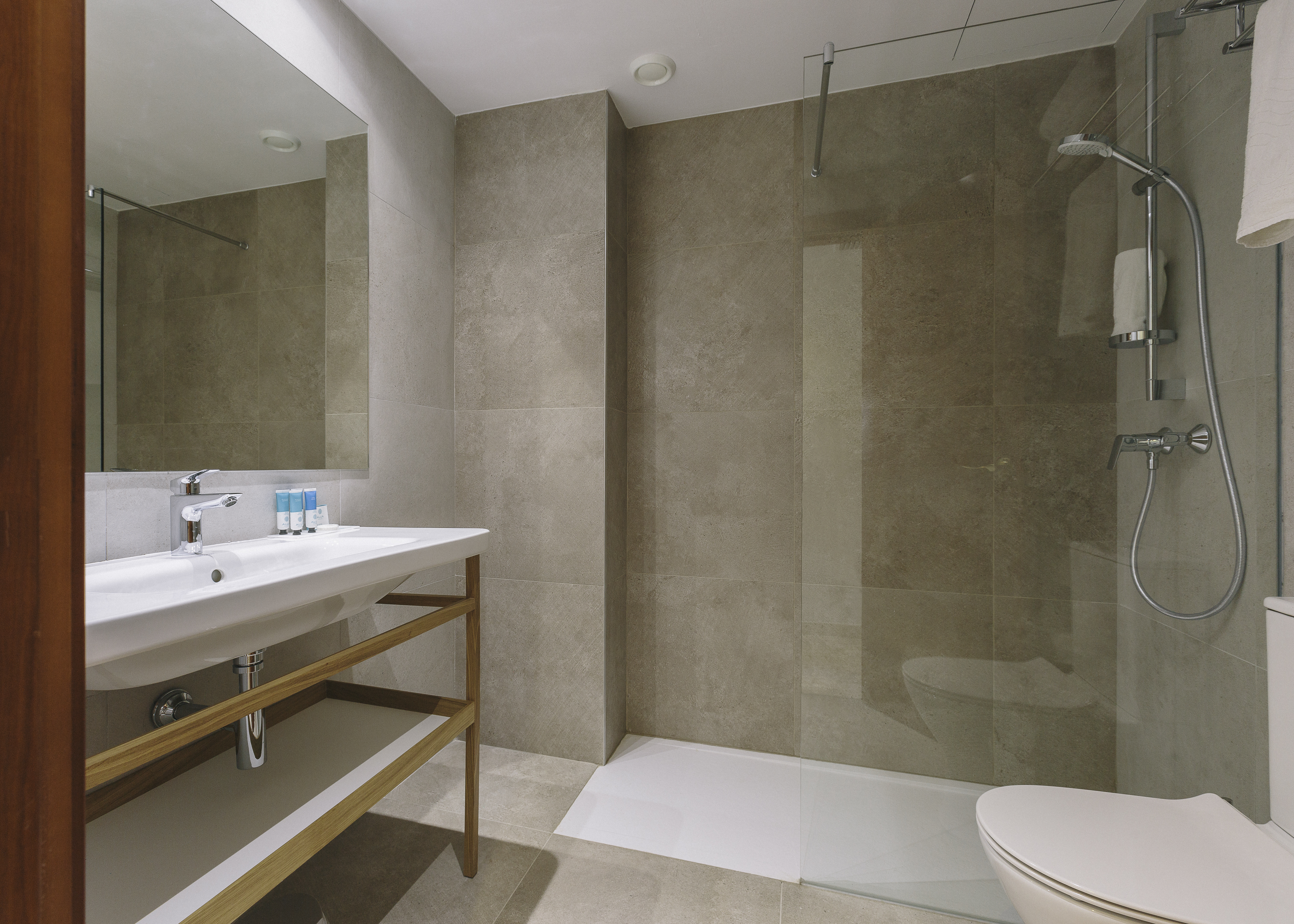 Double Single Pool View