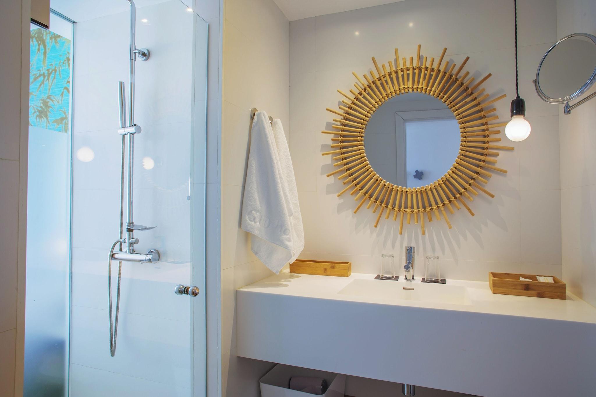 Triple Partial Sea View