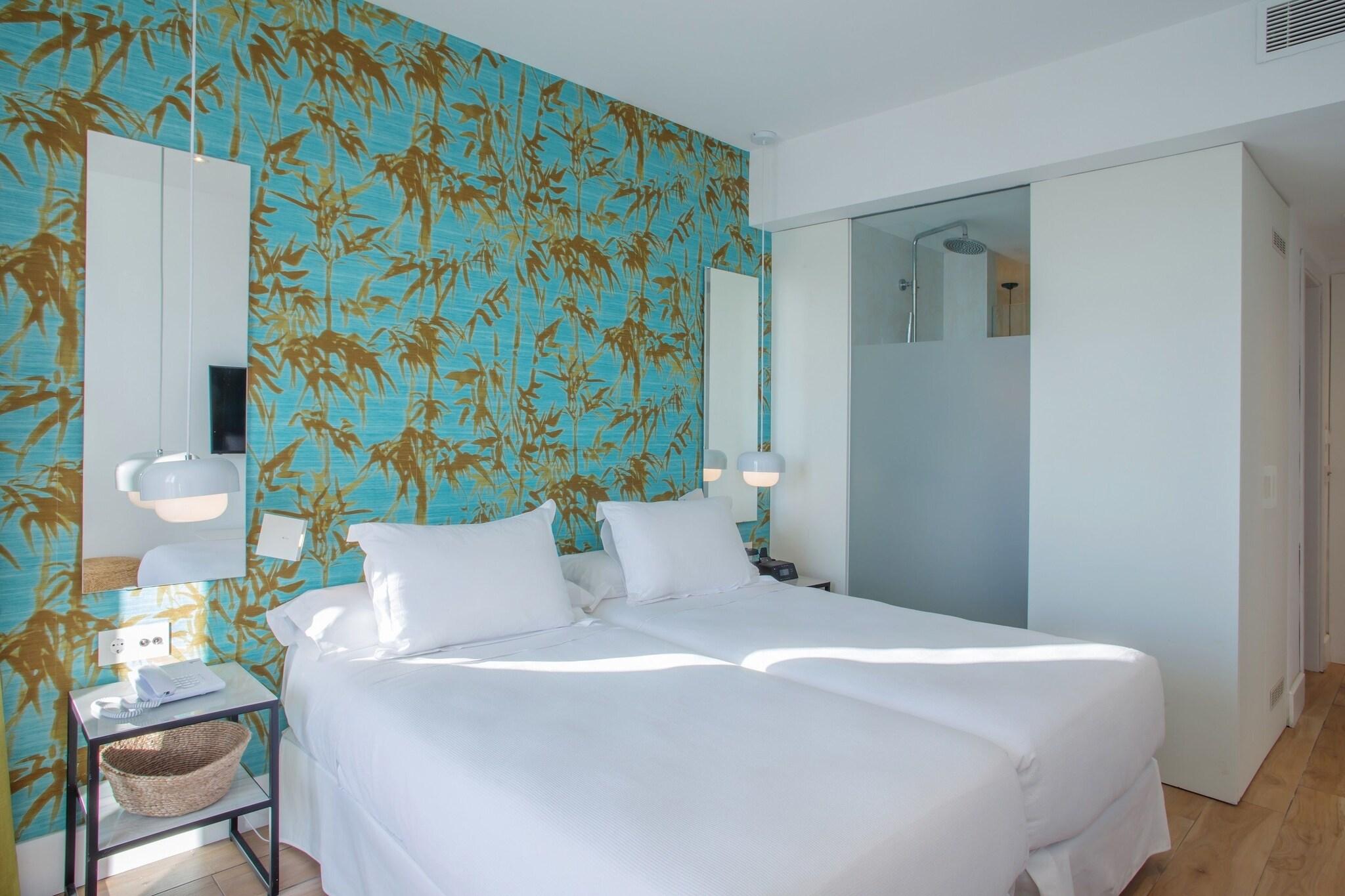 Twin Sea View with Balcony