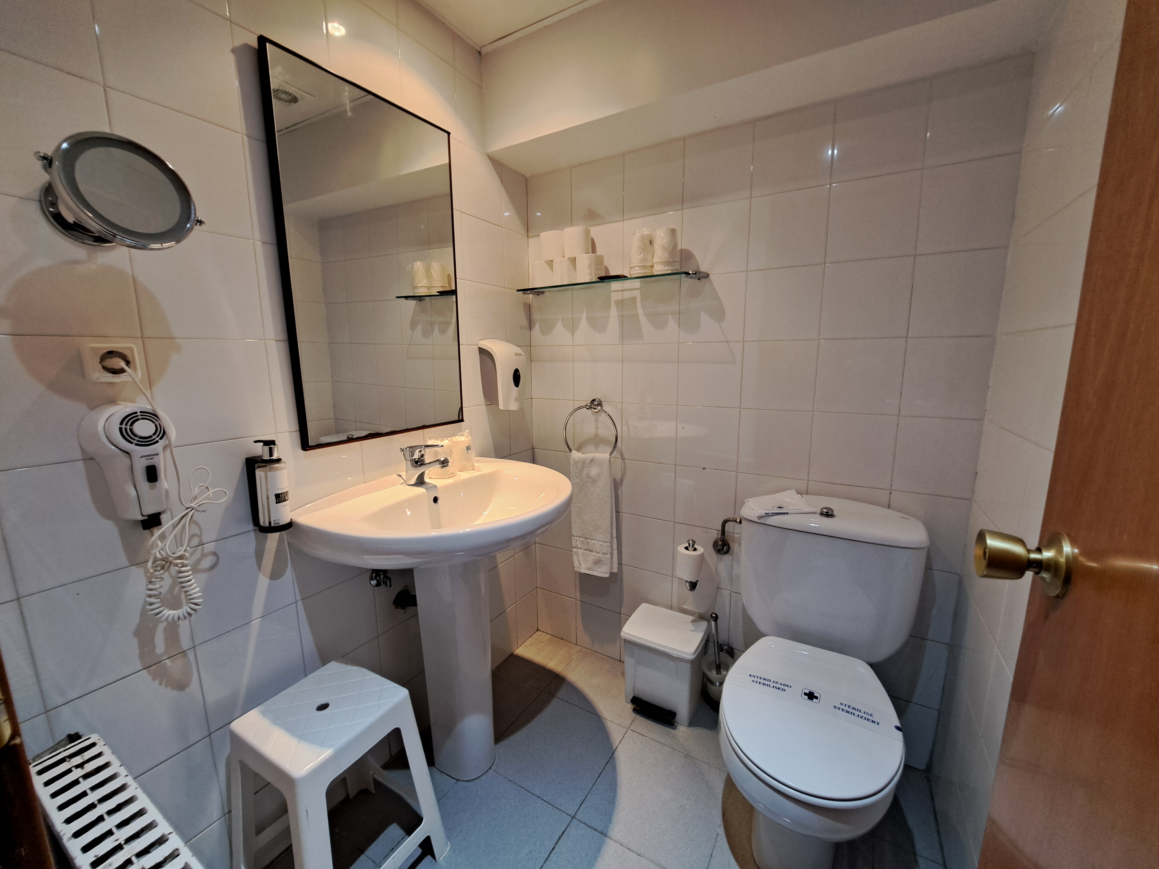 Family Room Capacity 8