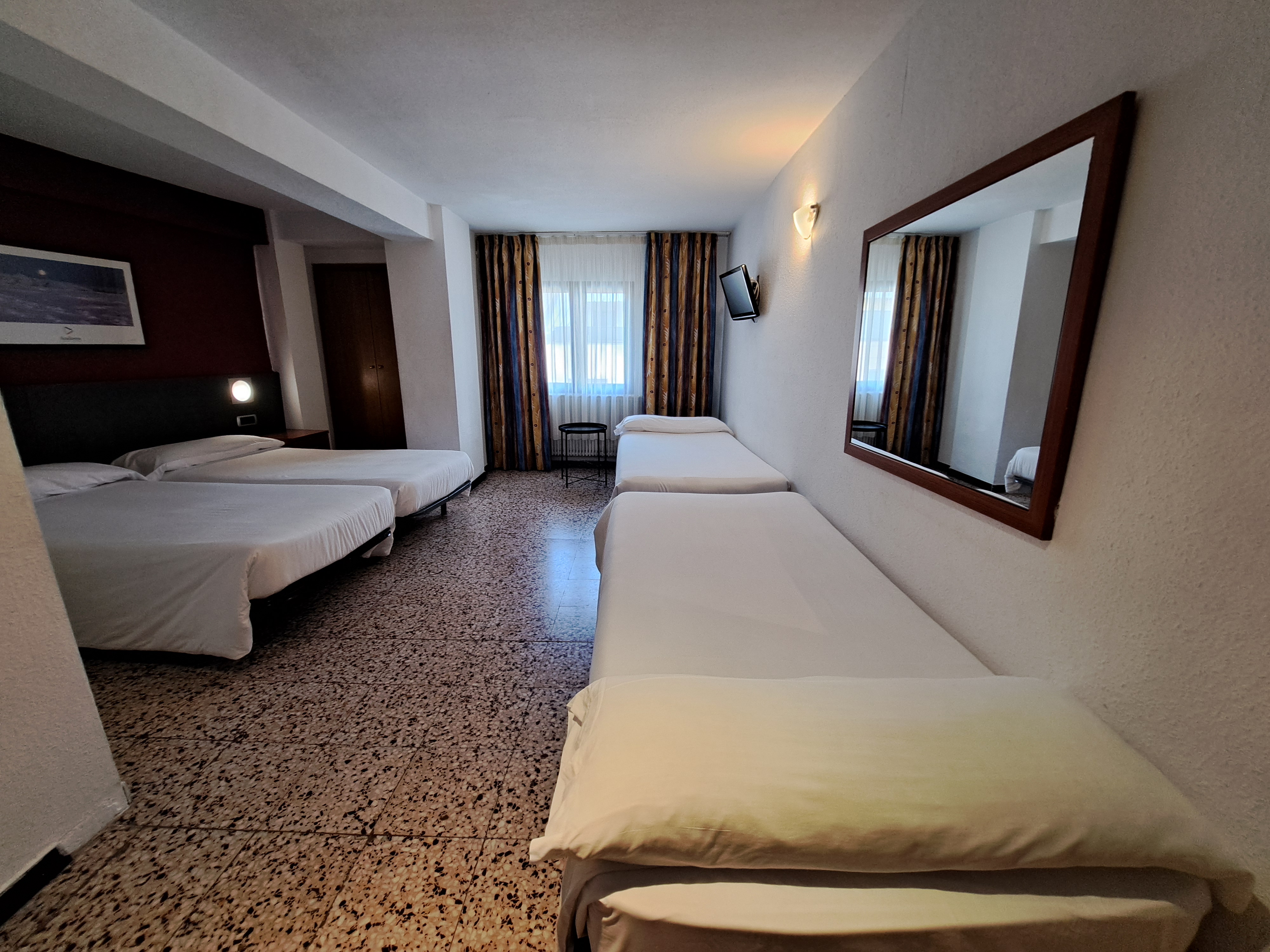 Family Room Capacity 5