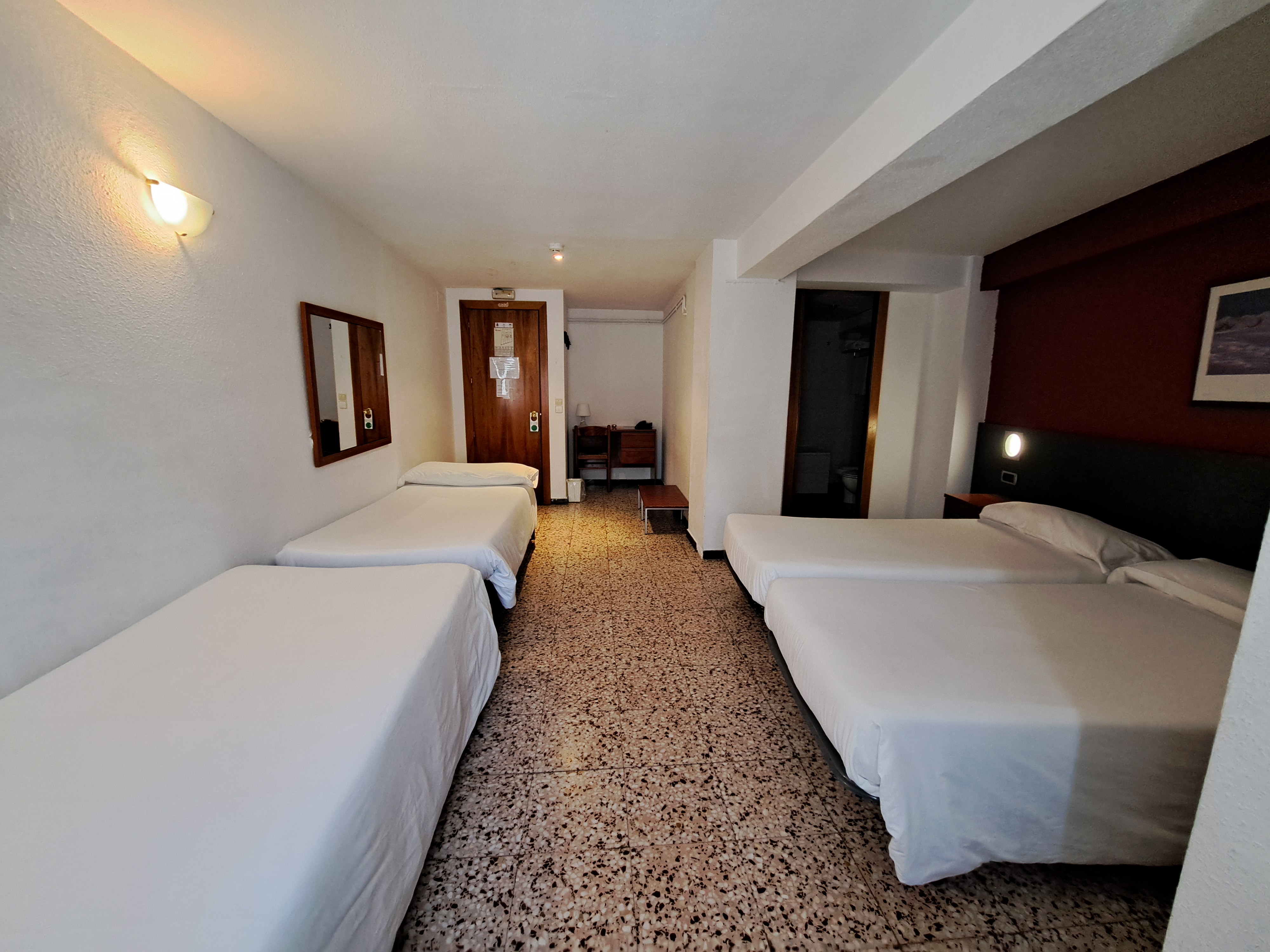 Family Room Capacity 5