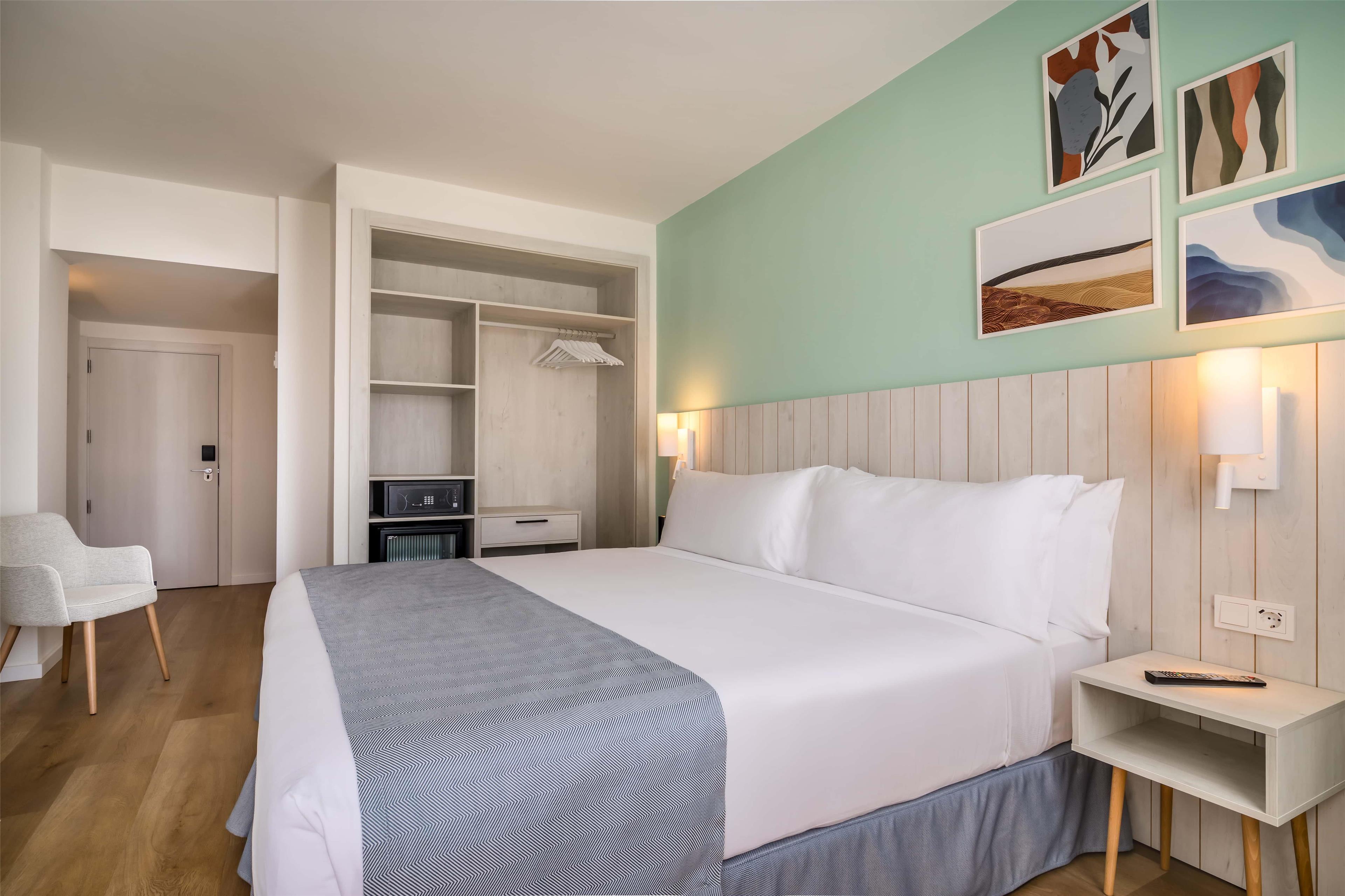 Room Superior Side Sea View