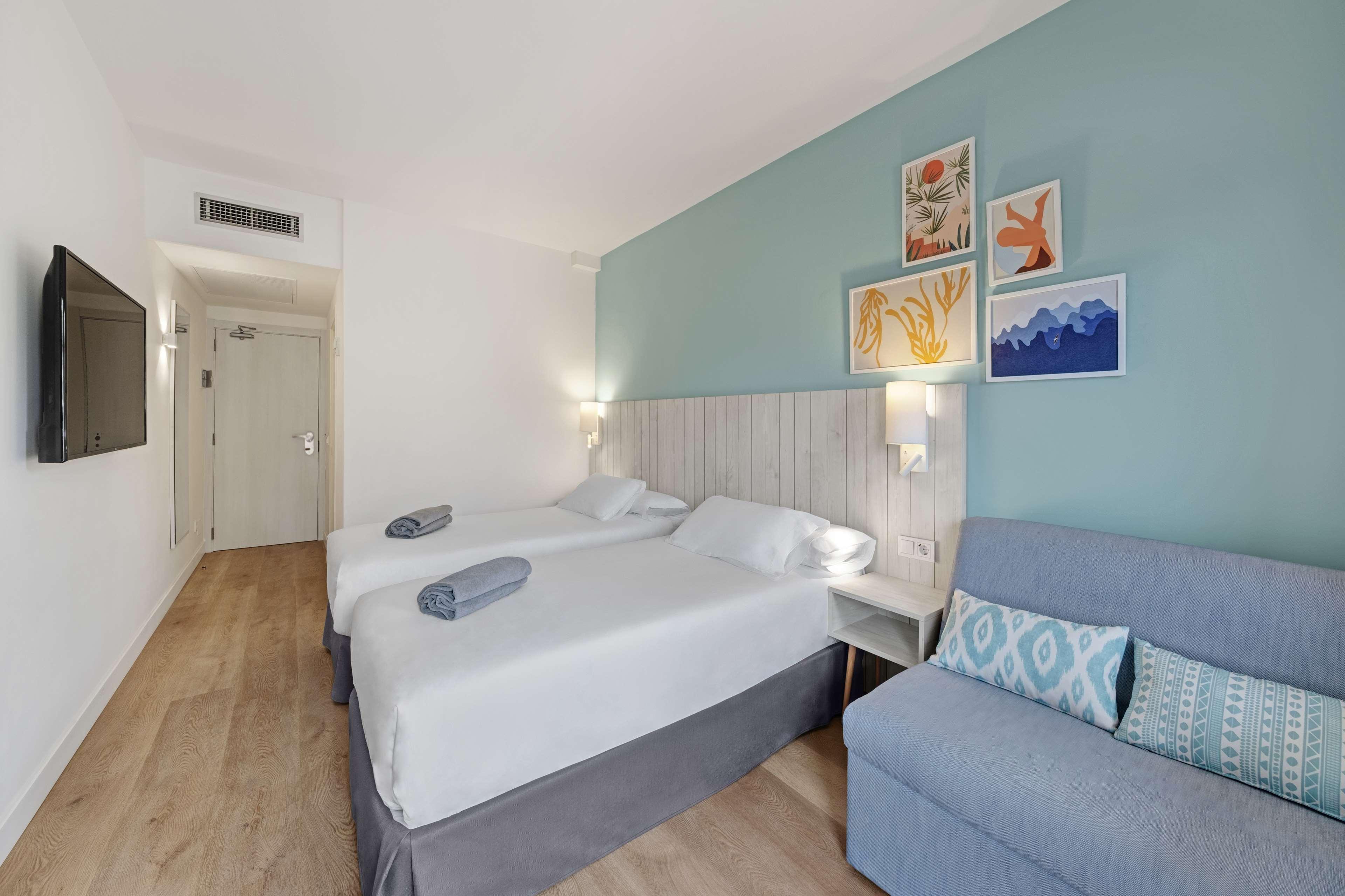 Room Connecting Room