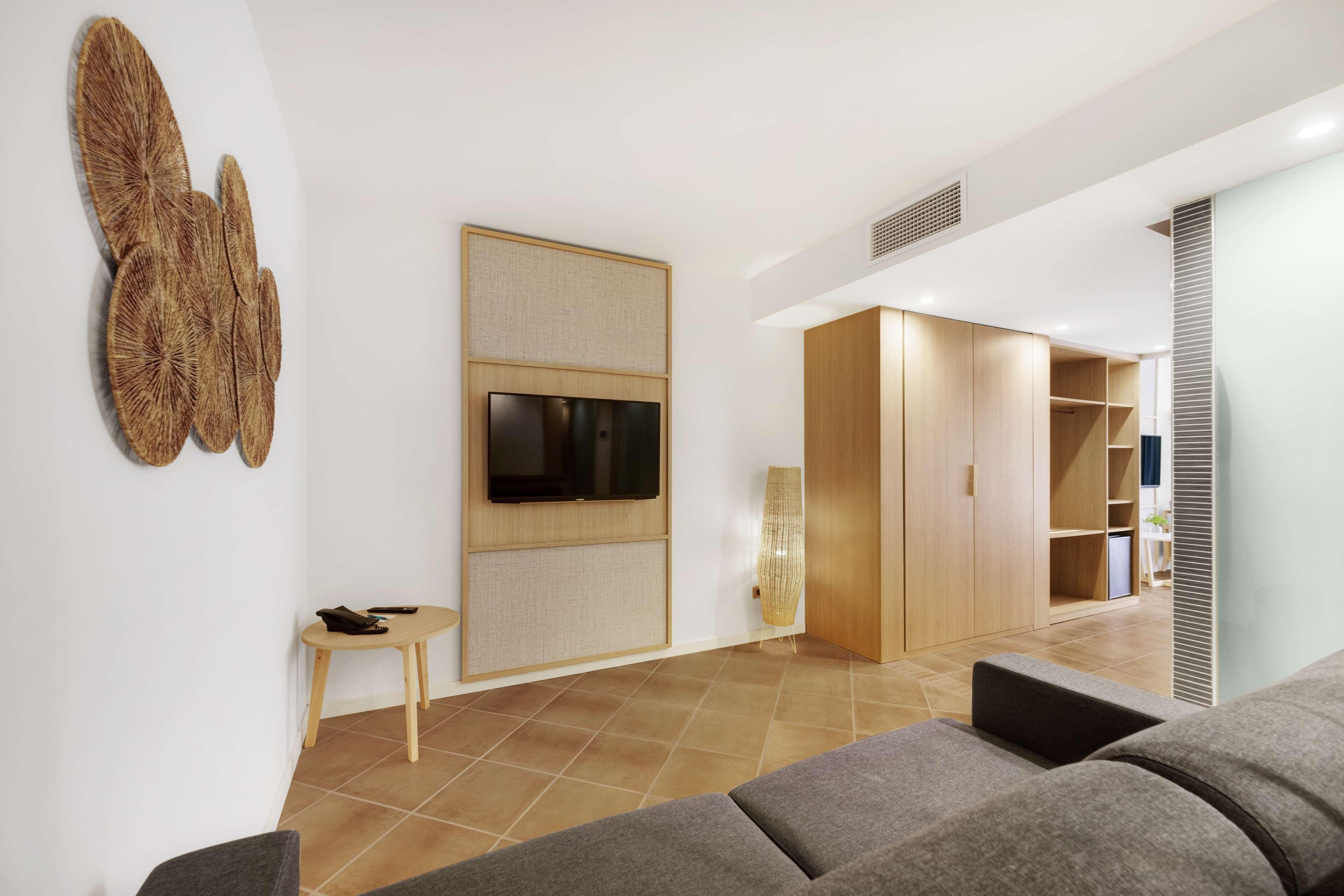 Family Room Standard