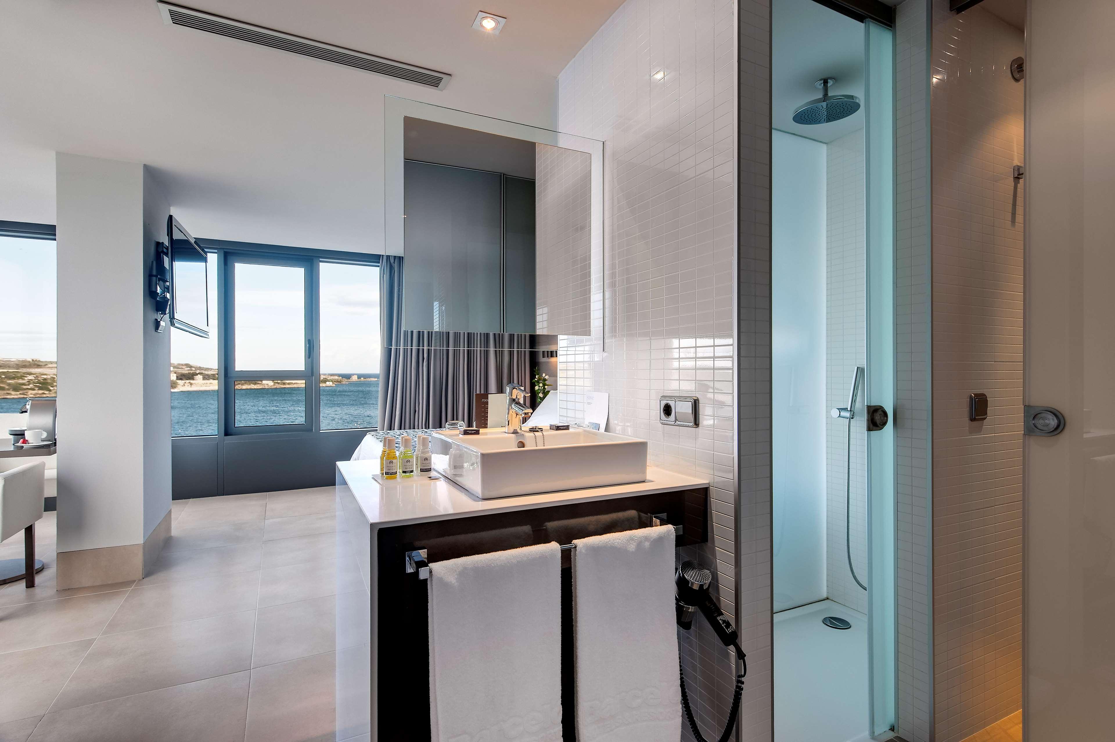 Double or Twin Deluxe