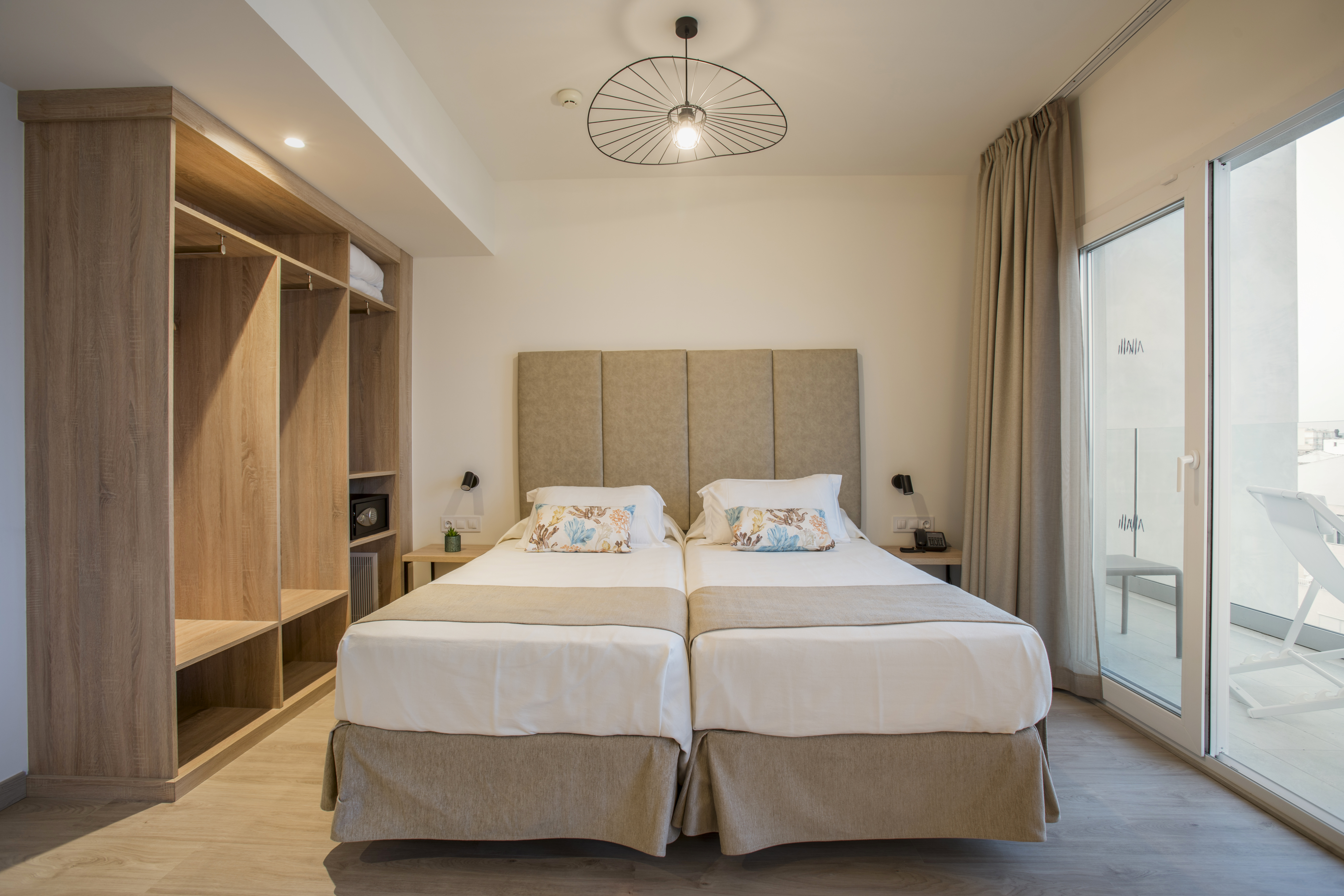 Double or Twin Side Sea View