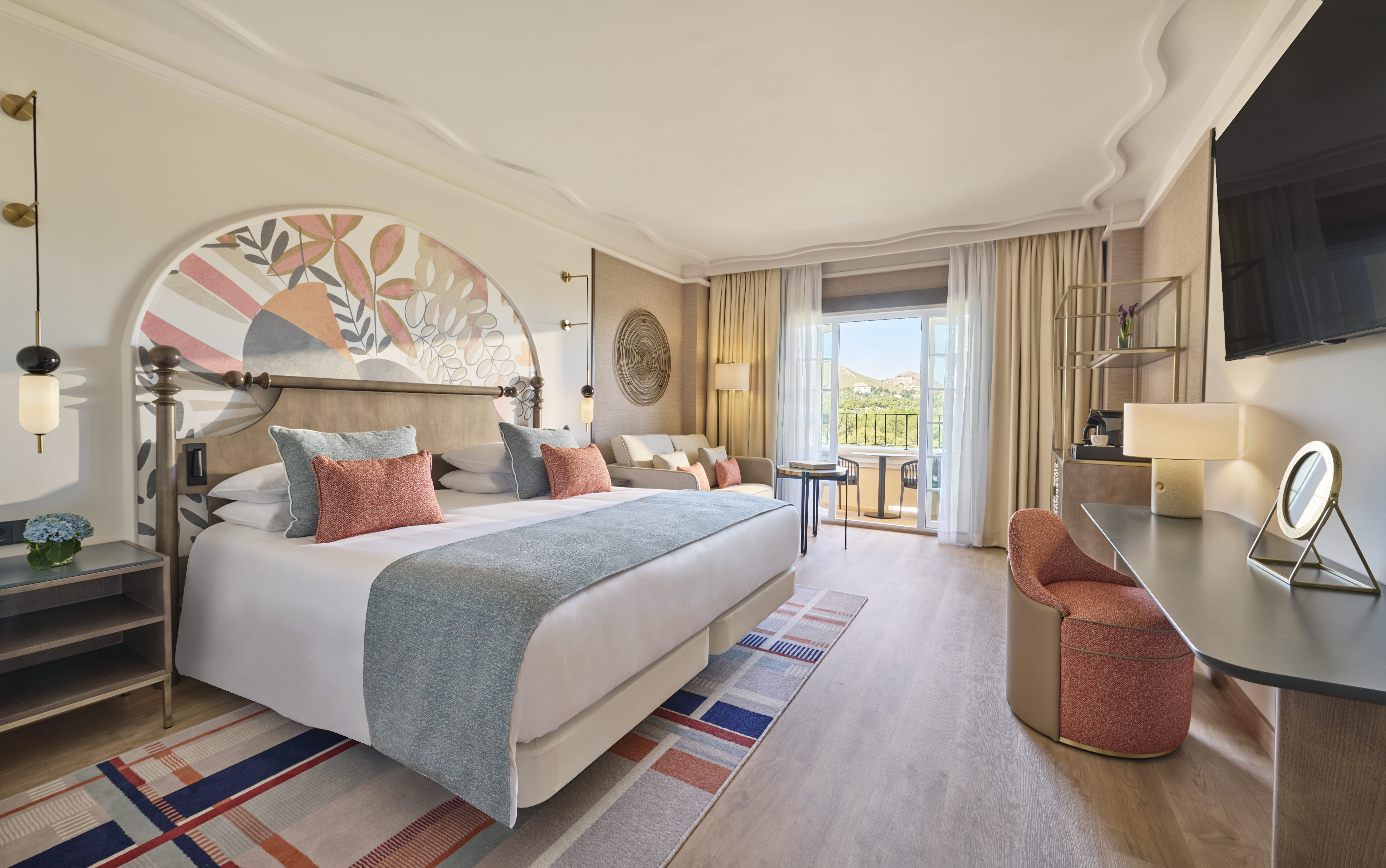 Double Club King Bed