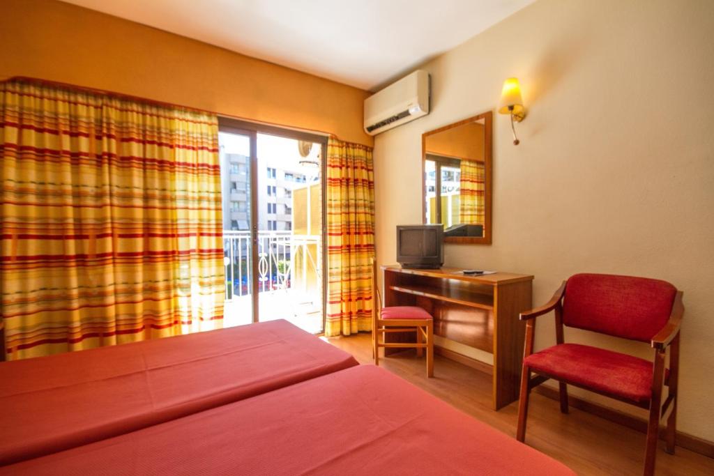 Double Single Pool View