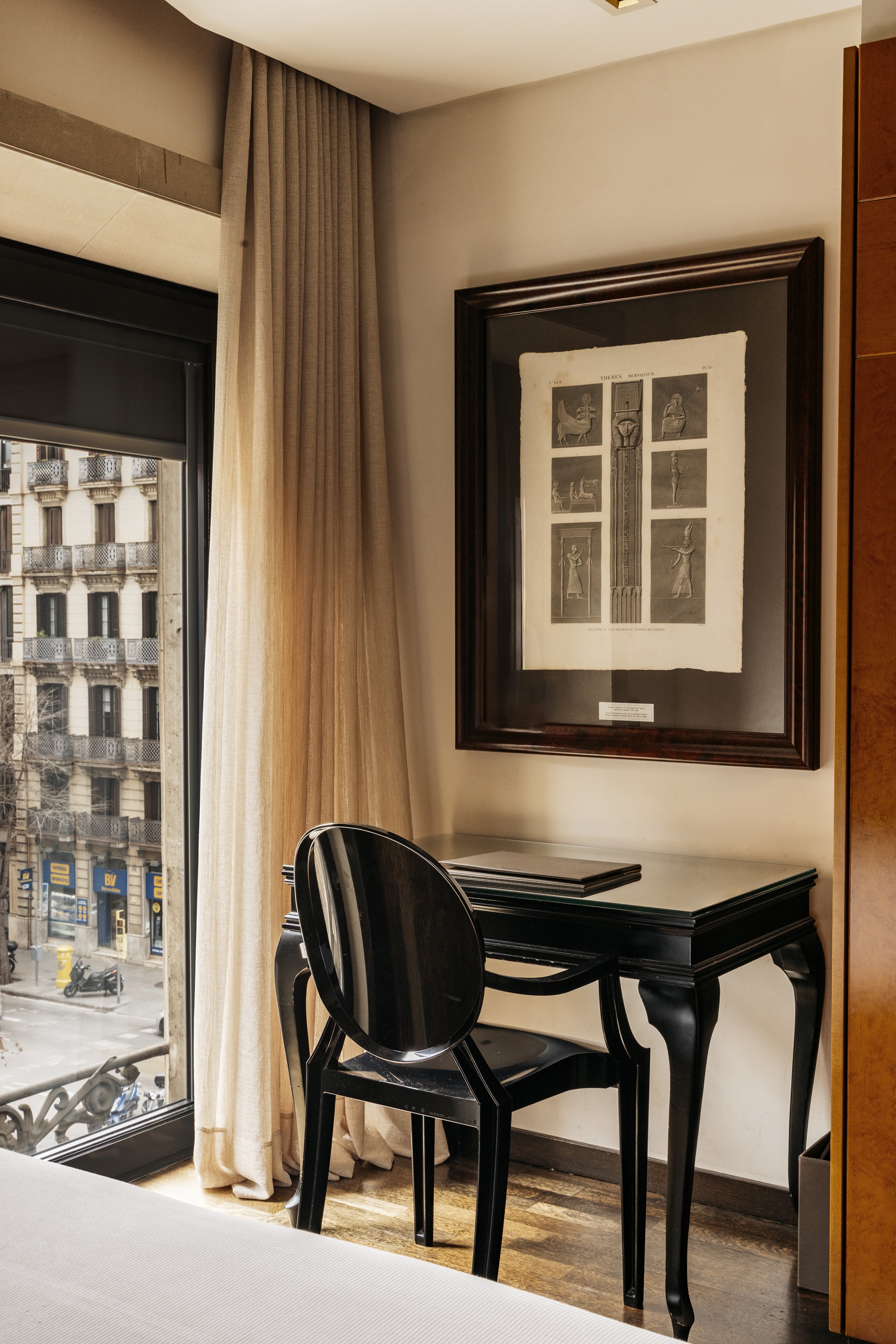 Double Single Executive