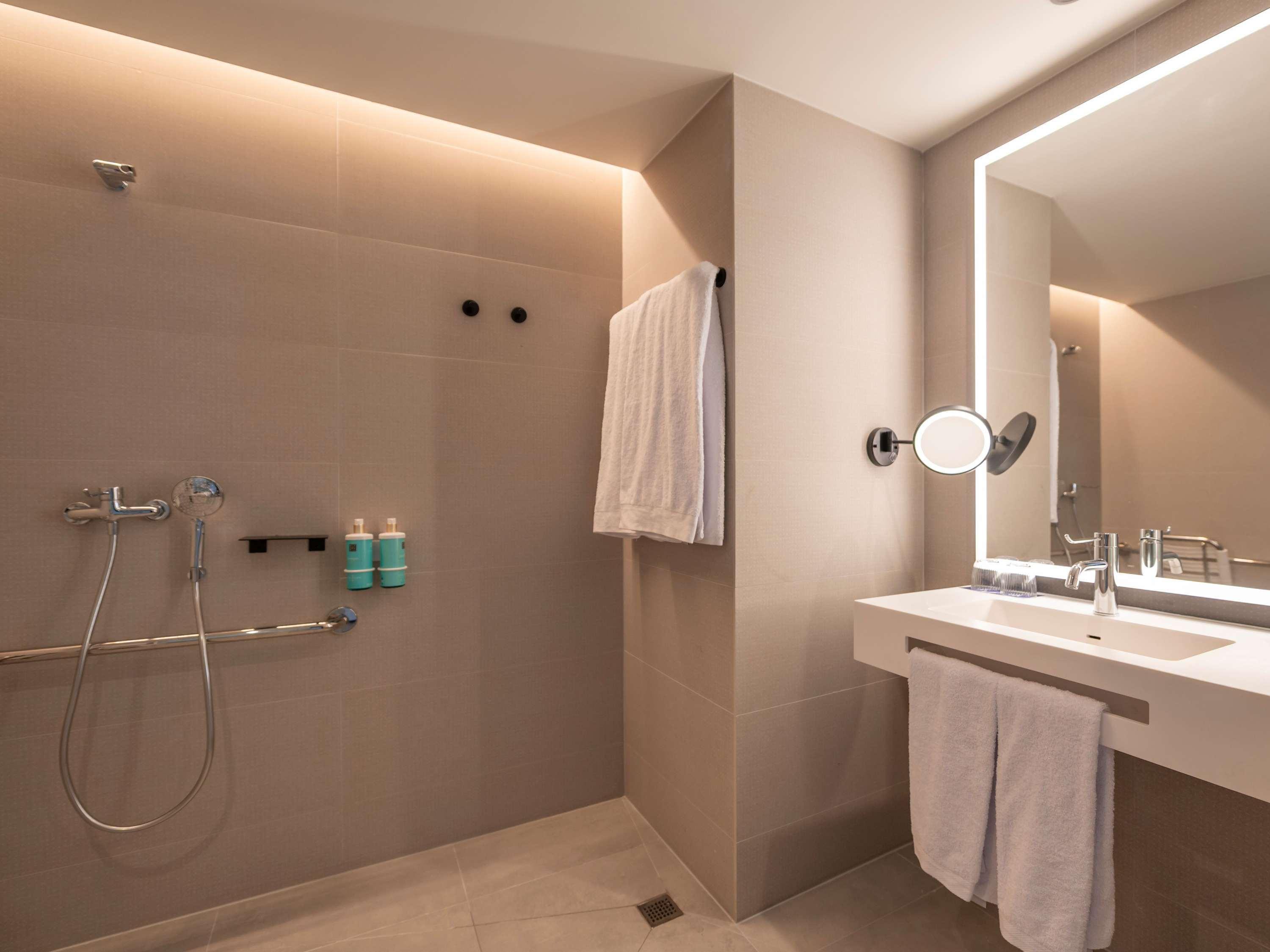 Double or Twin Accessible Superior