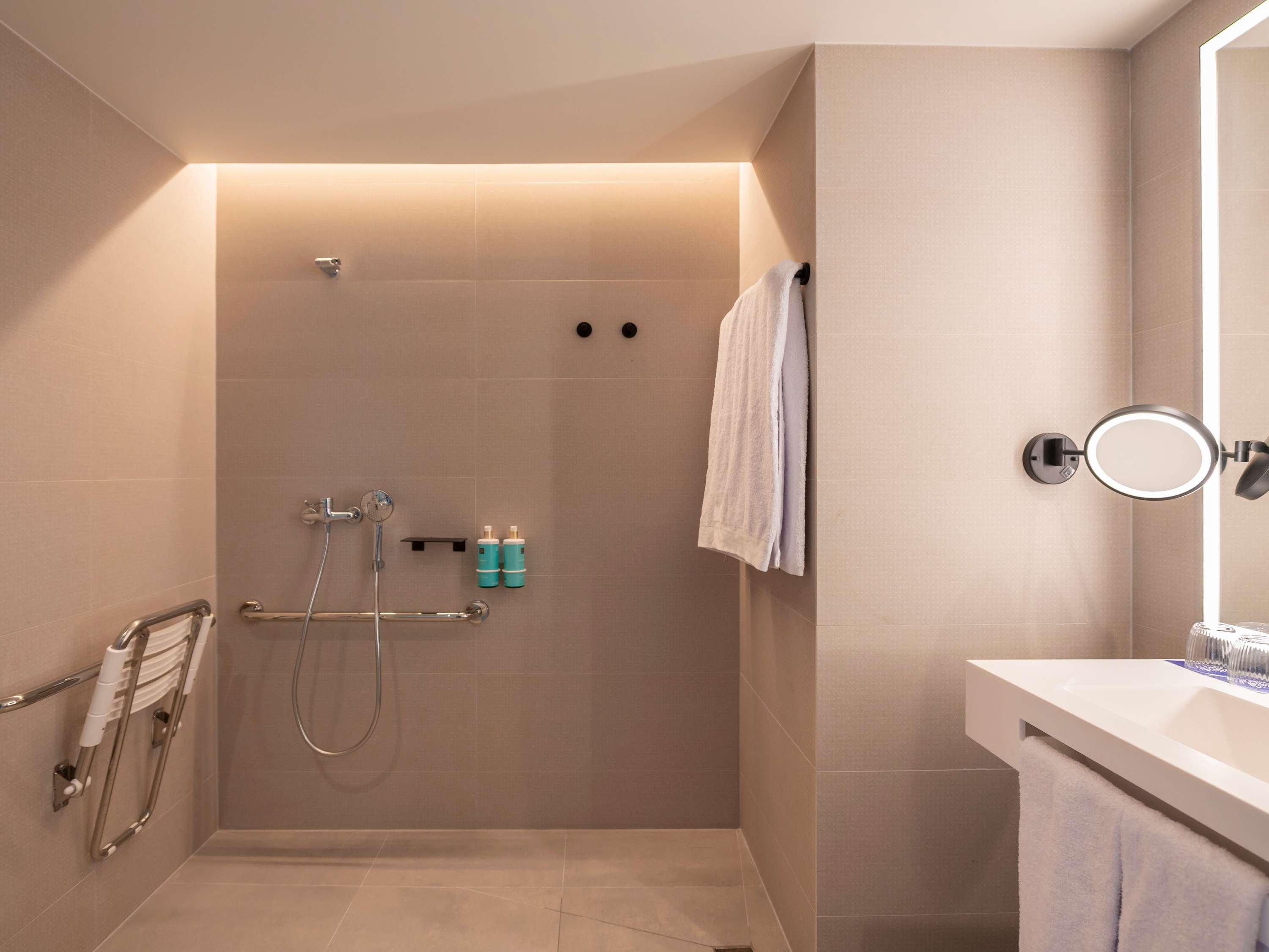 Double or Twin Accessible Superior