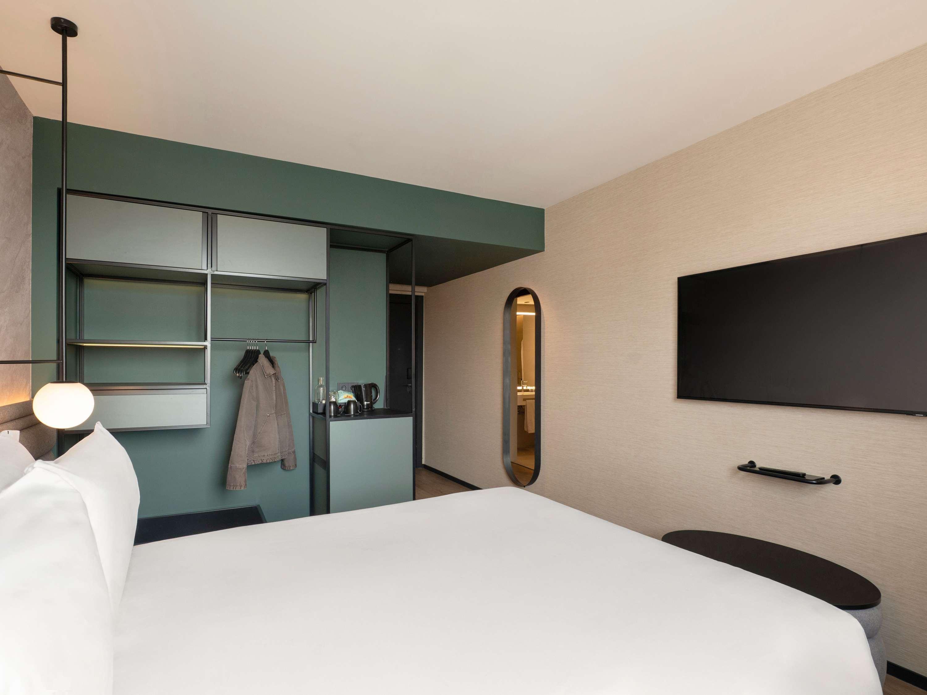 Double or Twin Accessible Superior