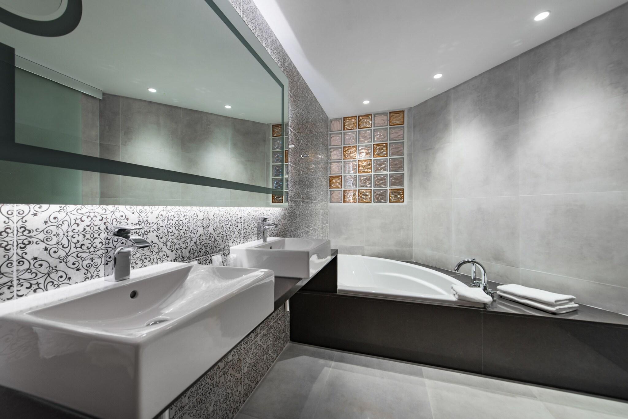 Double Superior Mountain View