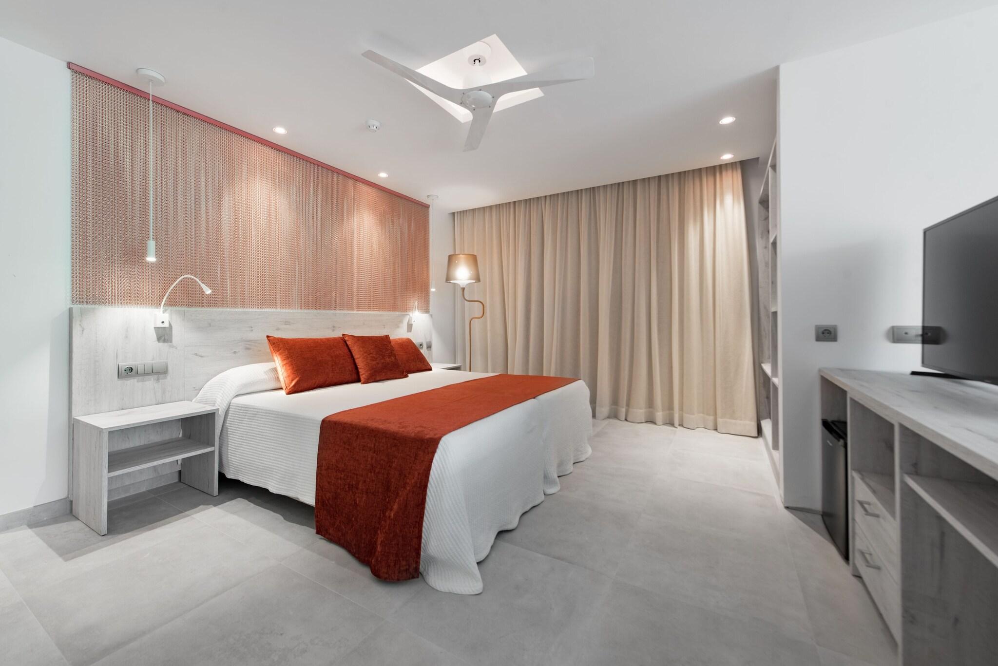 Junior Suite Garden View King Bed