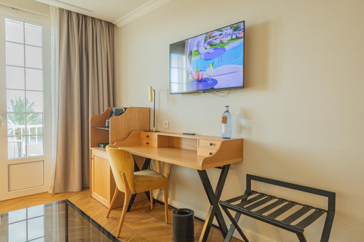 Junior Suite with Balcony