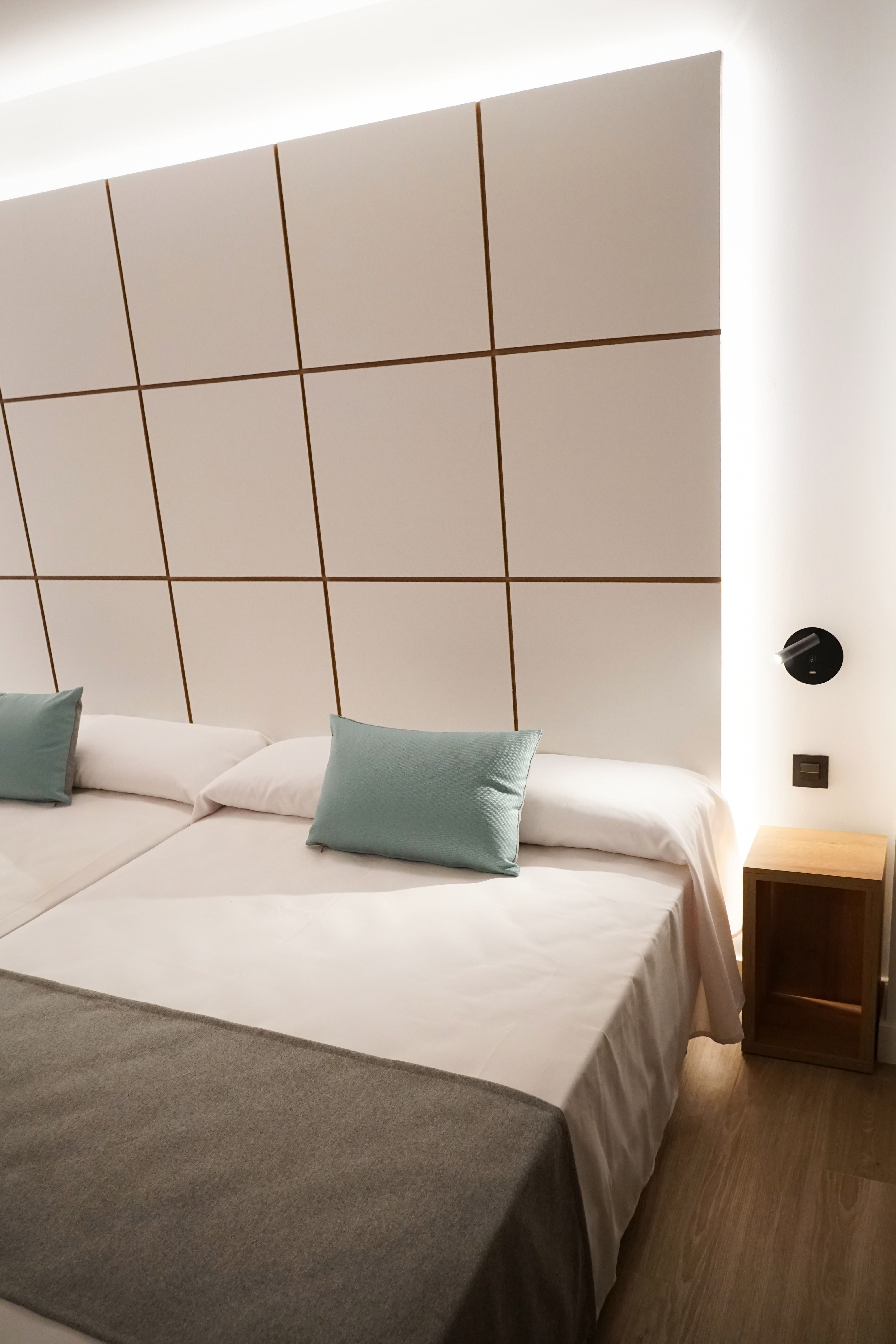 Double or Twin Standard