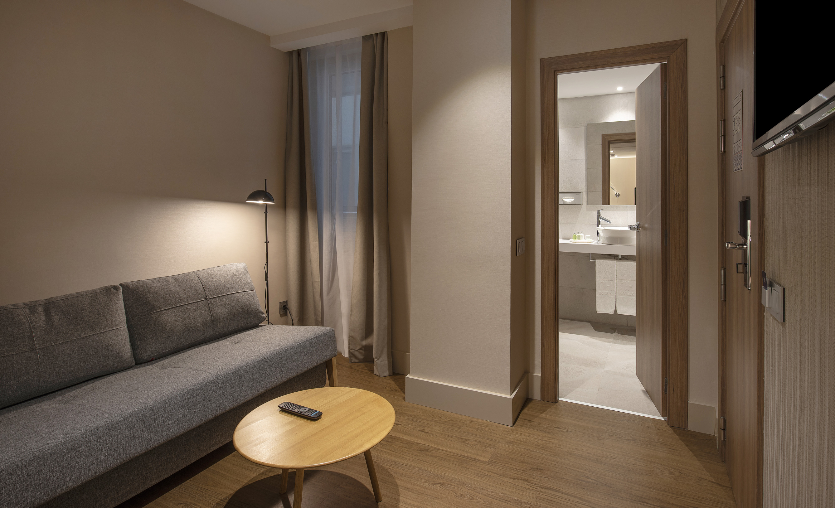 Family Room Capacity 4