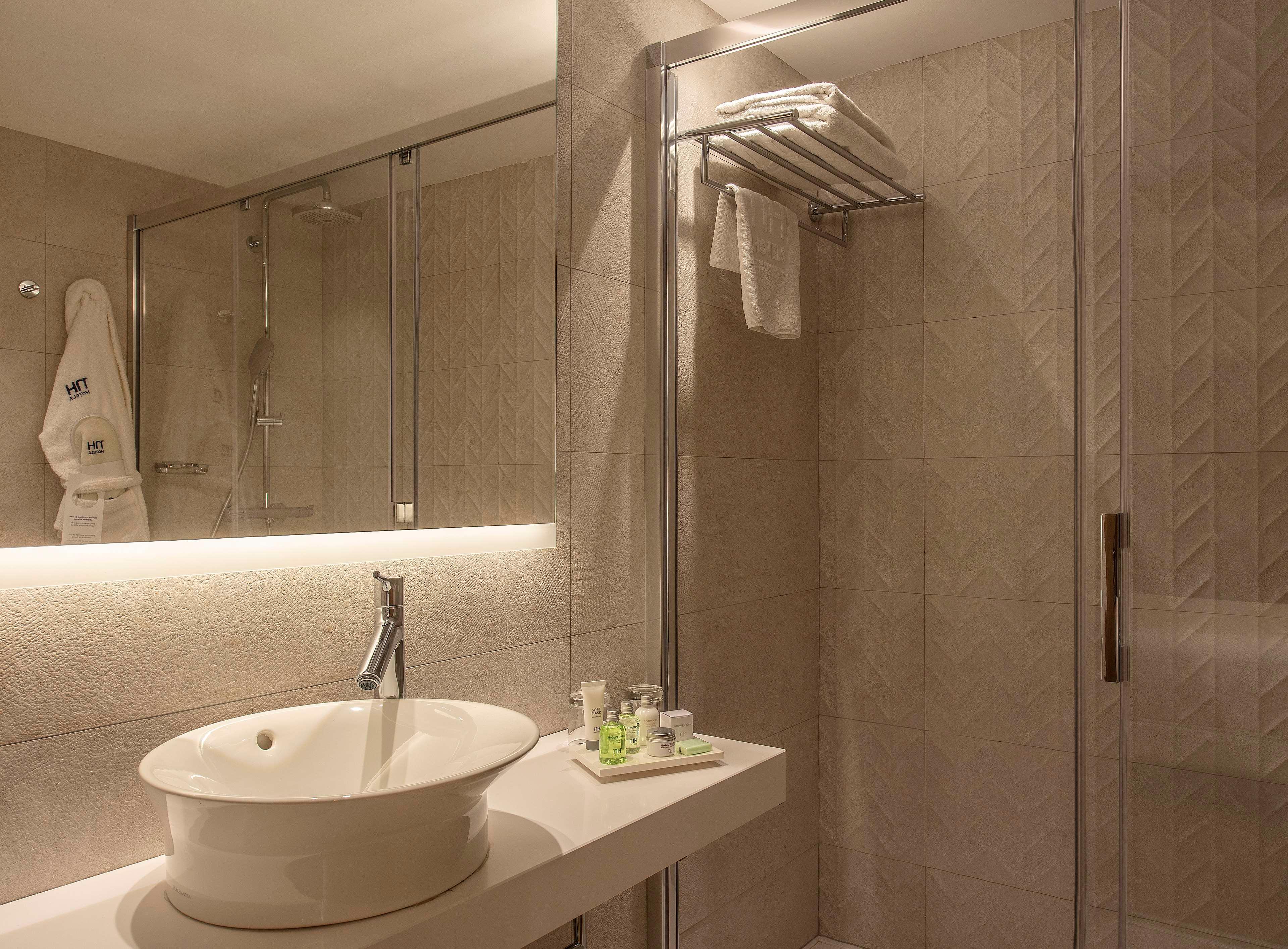 Family Room Capacity 4