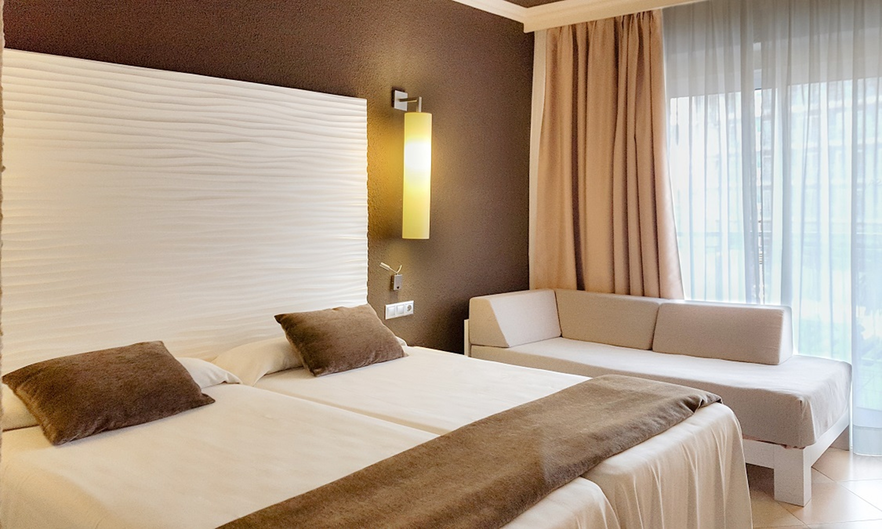 Double or Twin Standard