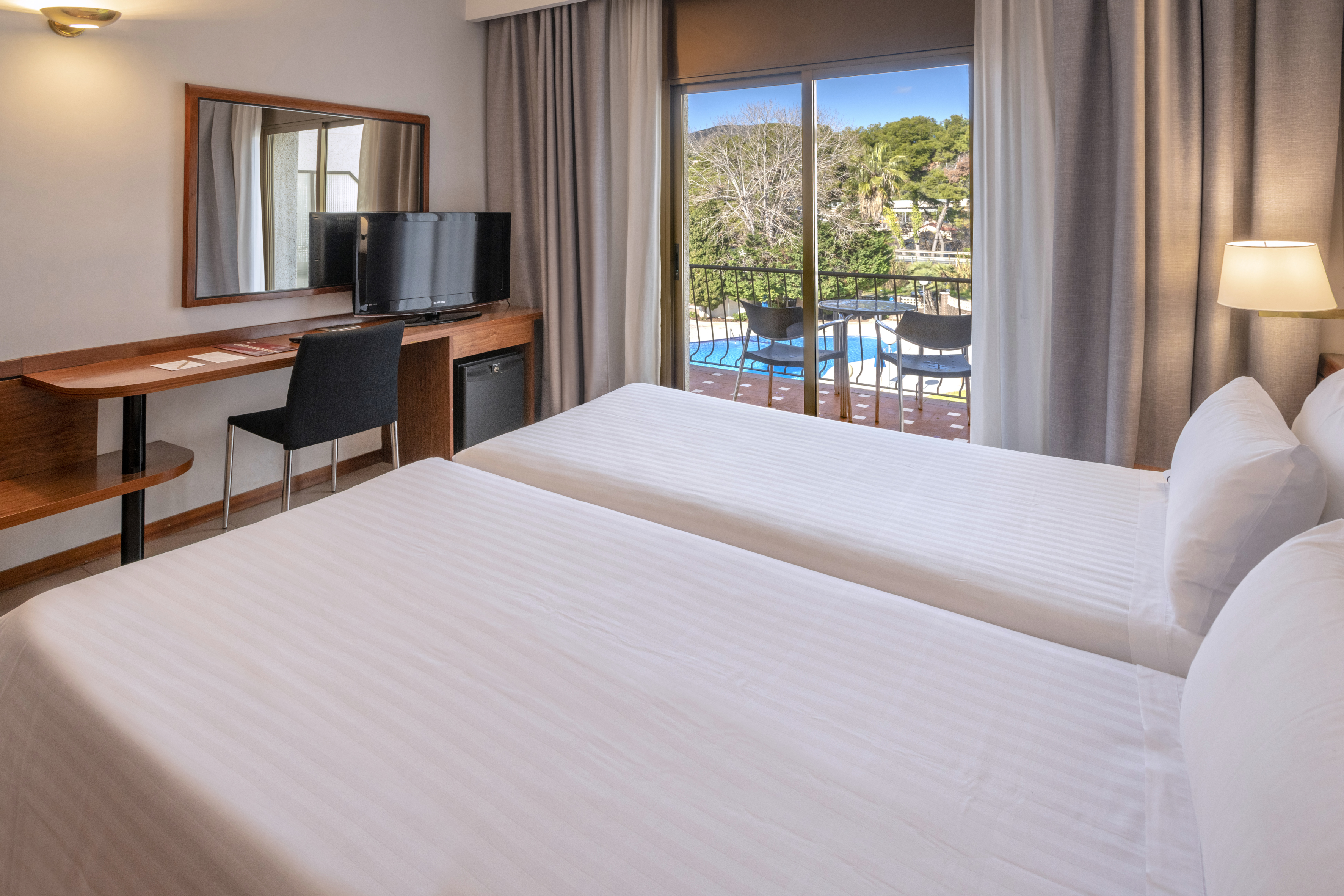 Double or Twin Standard