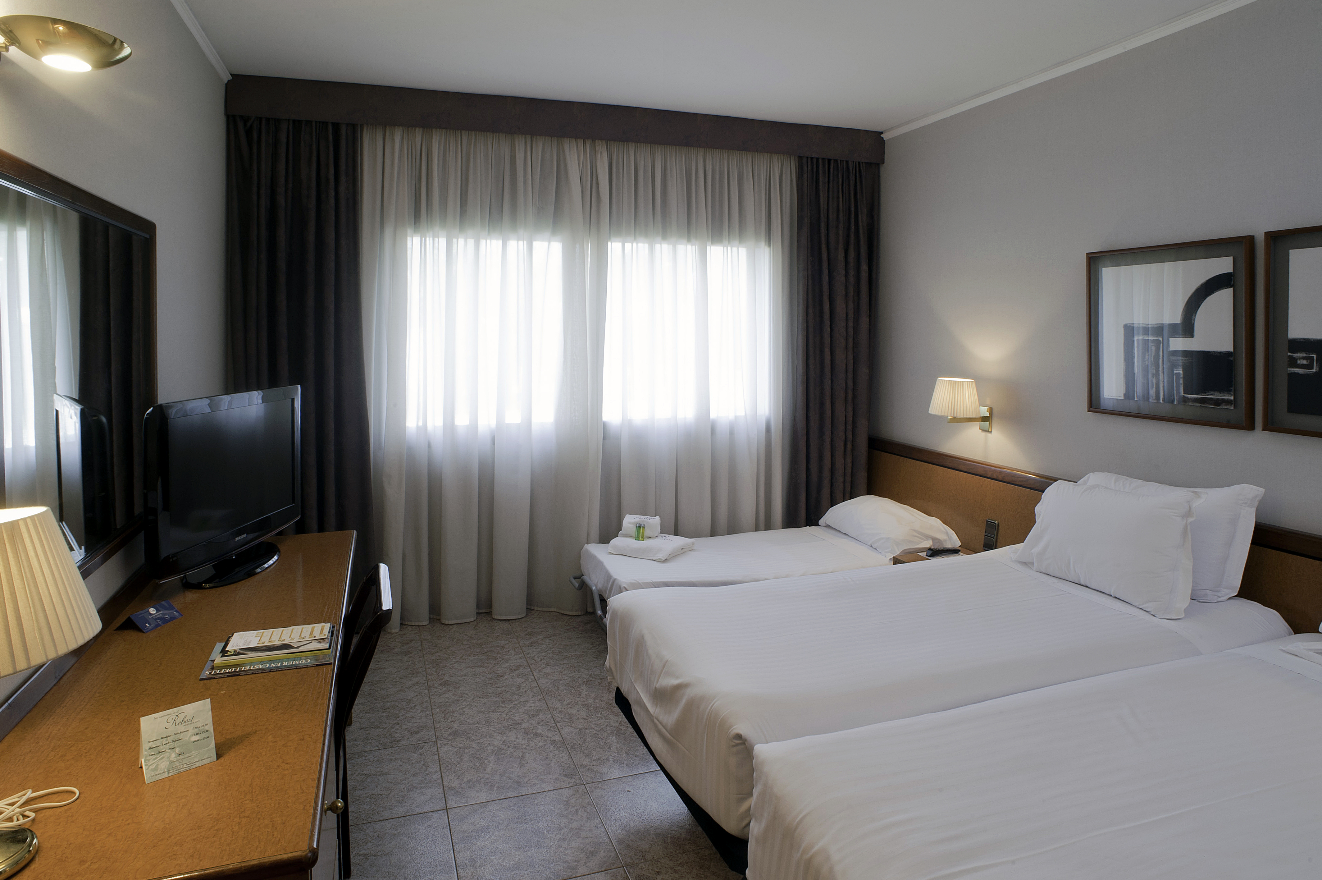 Double or Twin Standard