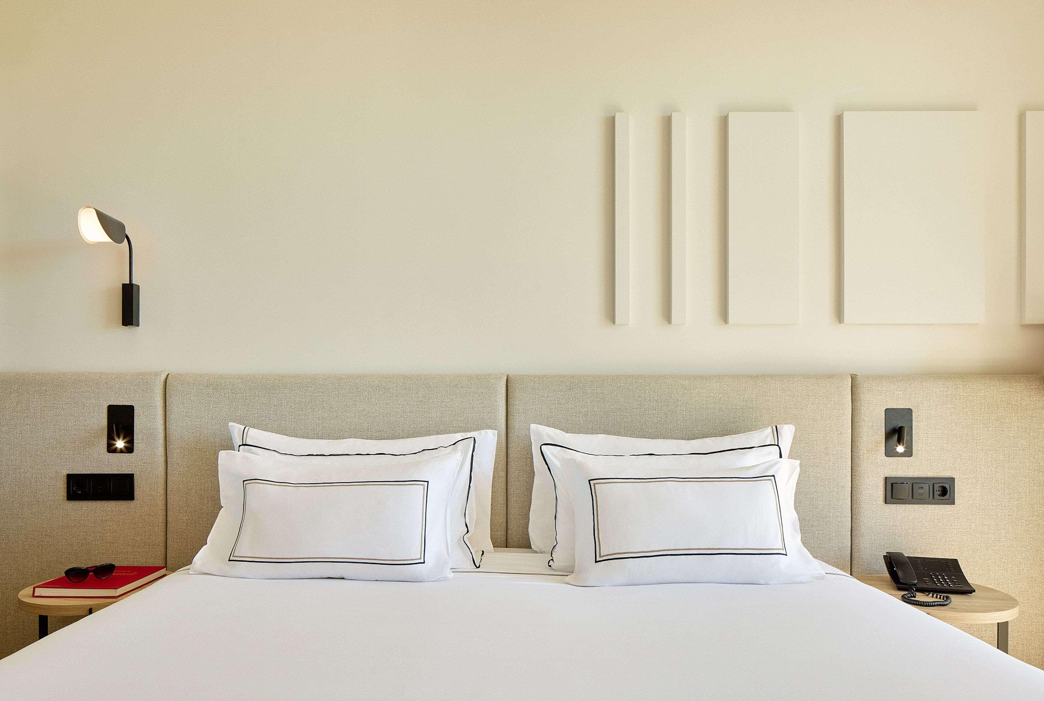 Room Connecting Room