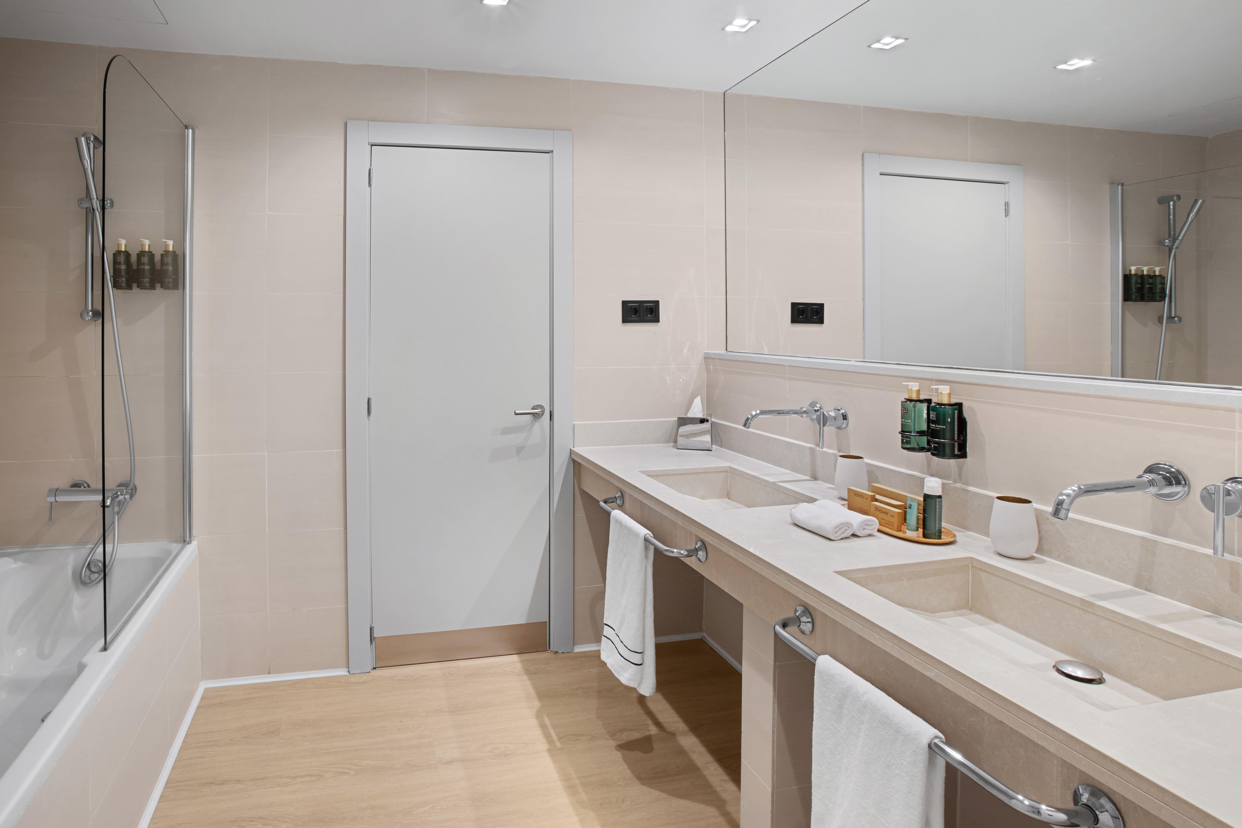 Double or Twin Standard