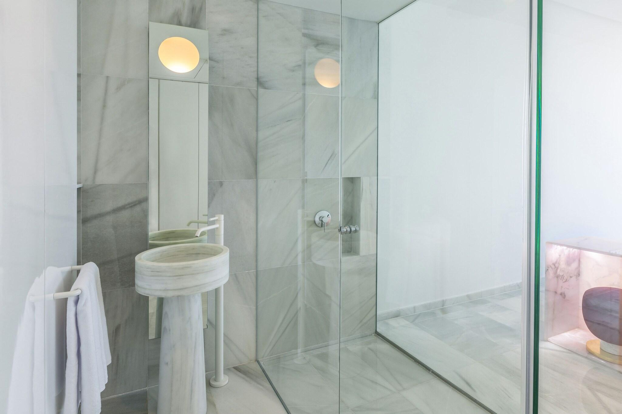 Double Queen Size Bed