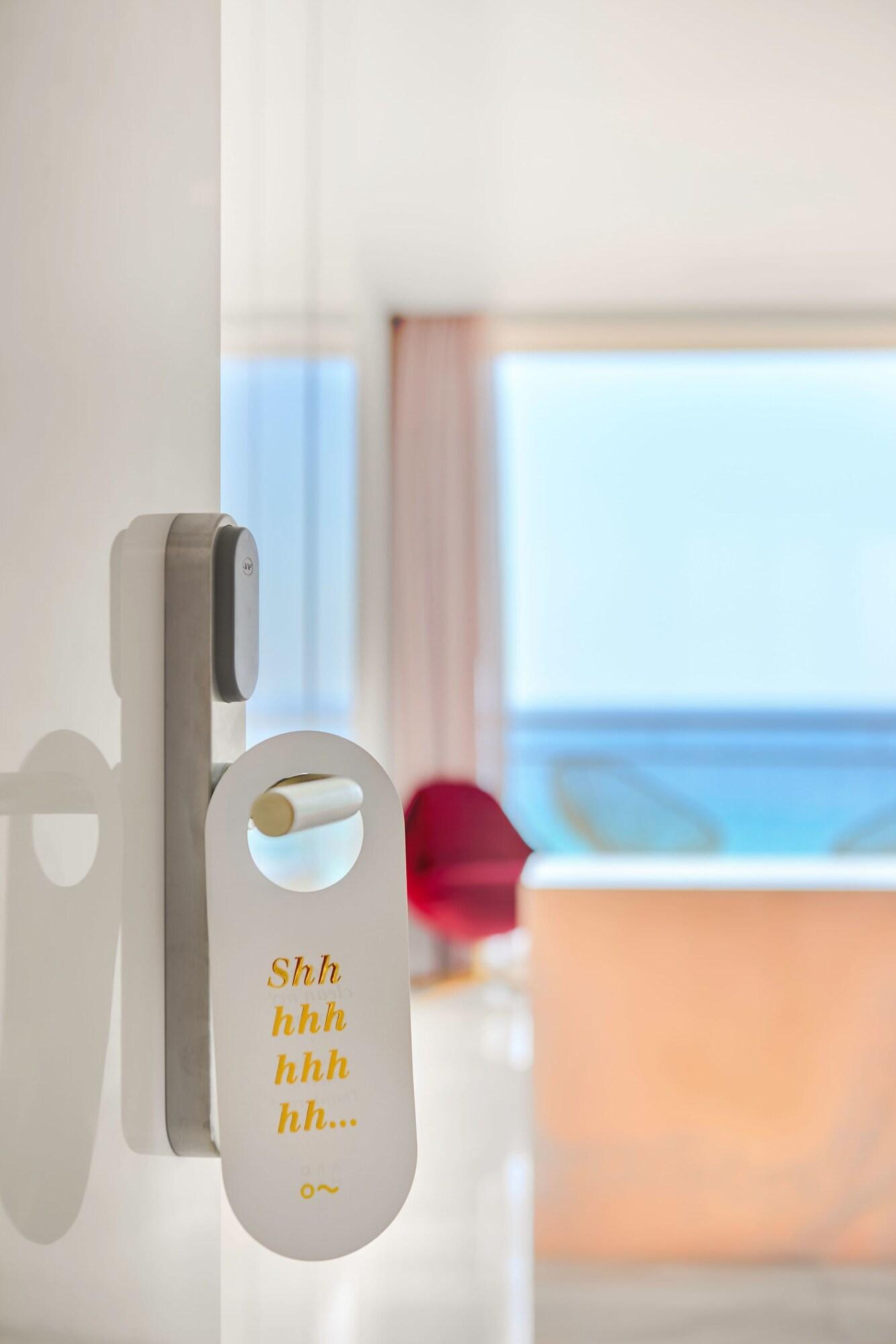 Double Queen Size Bed