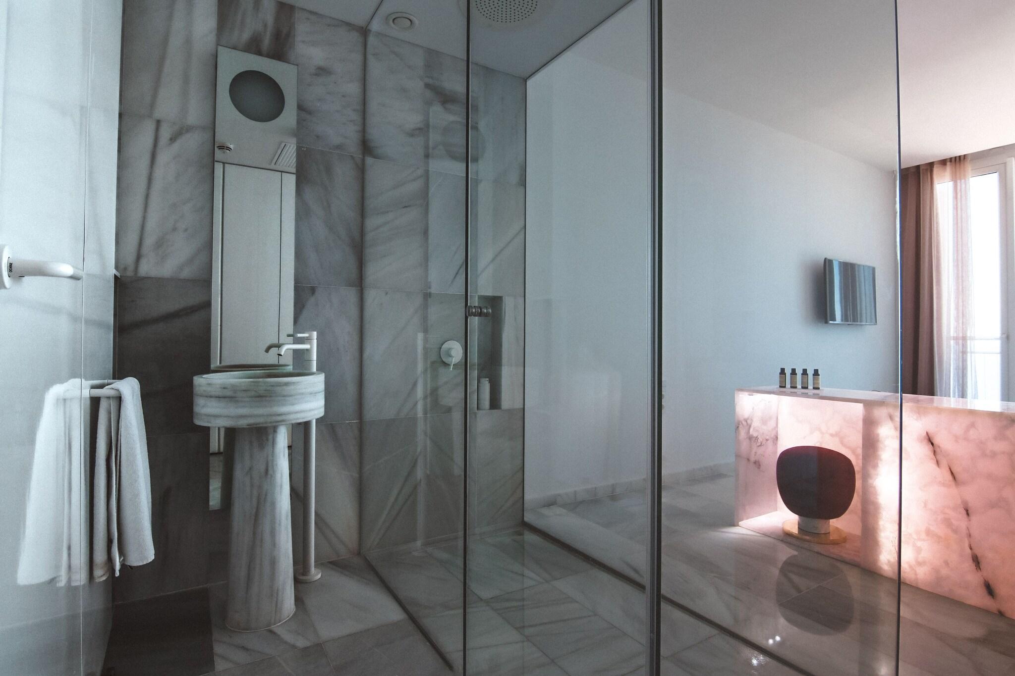 Double Queen Size Bed