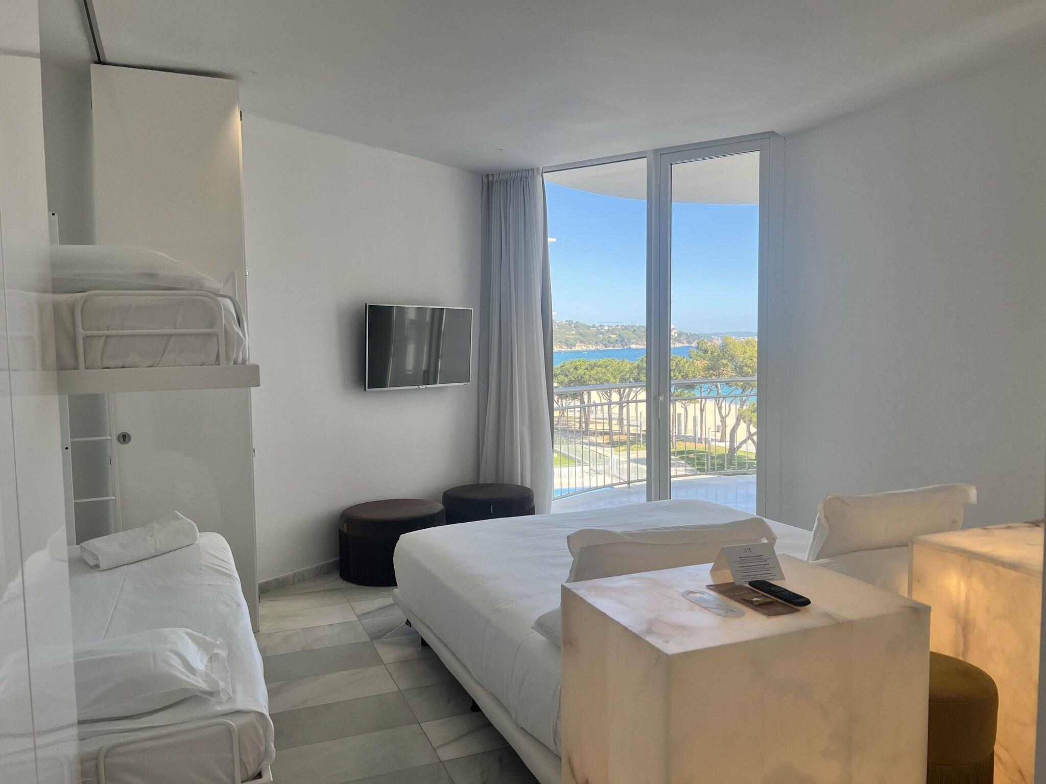 Triple Superior Sea View