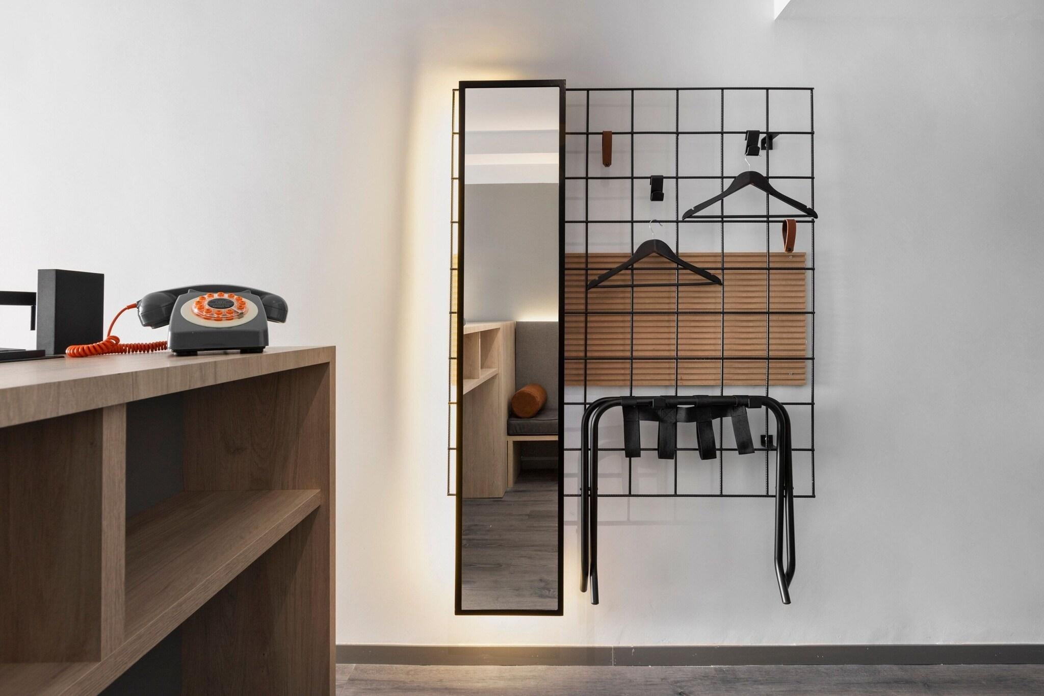 Double Queen Size Bed