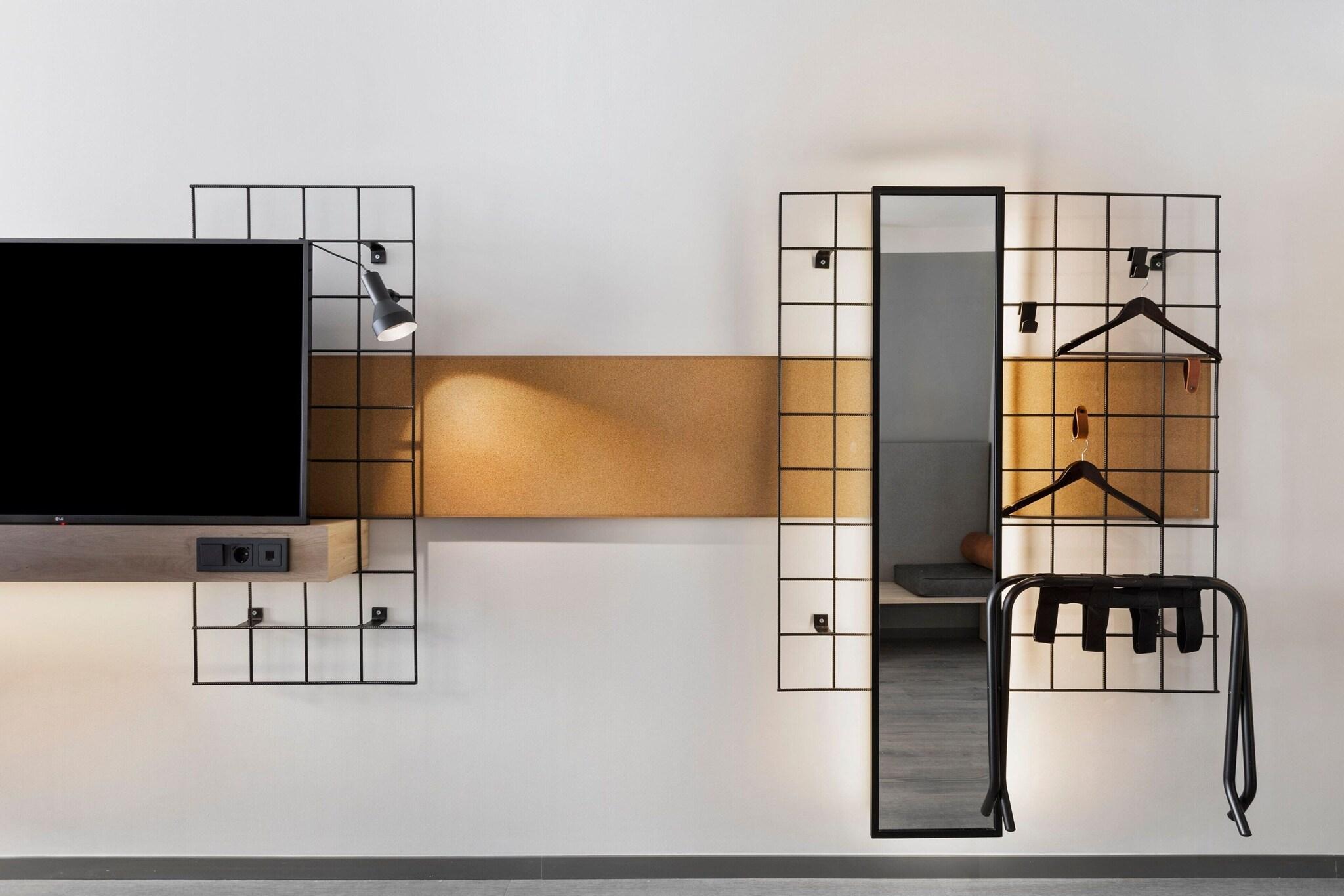 Double Queen Size Bed