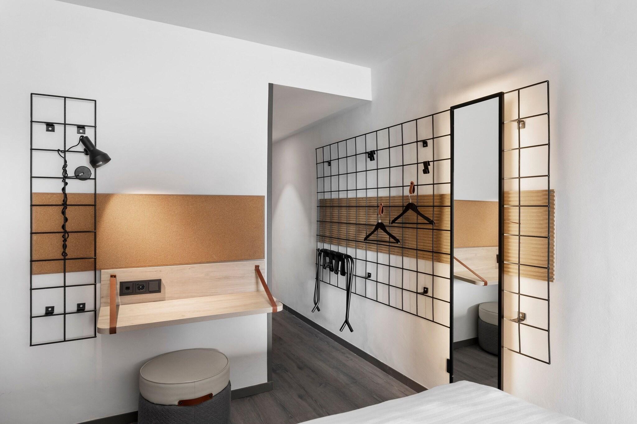 Double Queen Size Bed