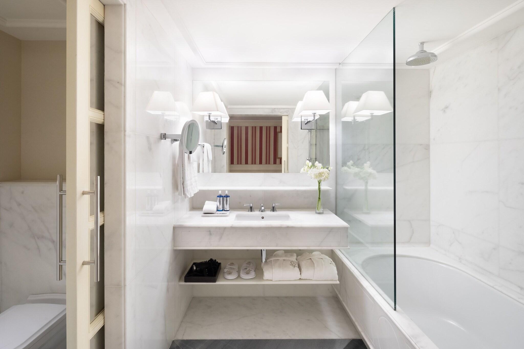 Double Queen Size Bed