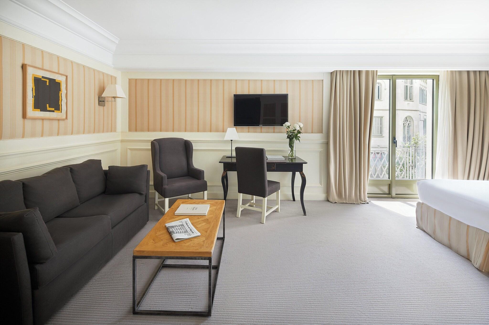 Family Room King Size Bed