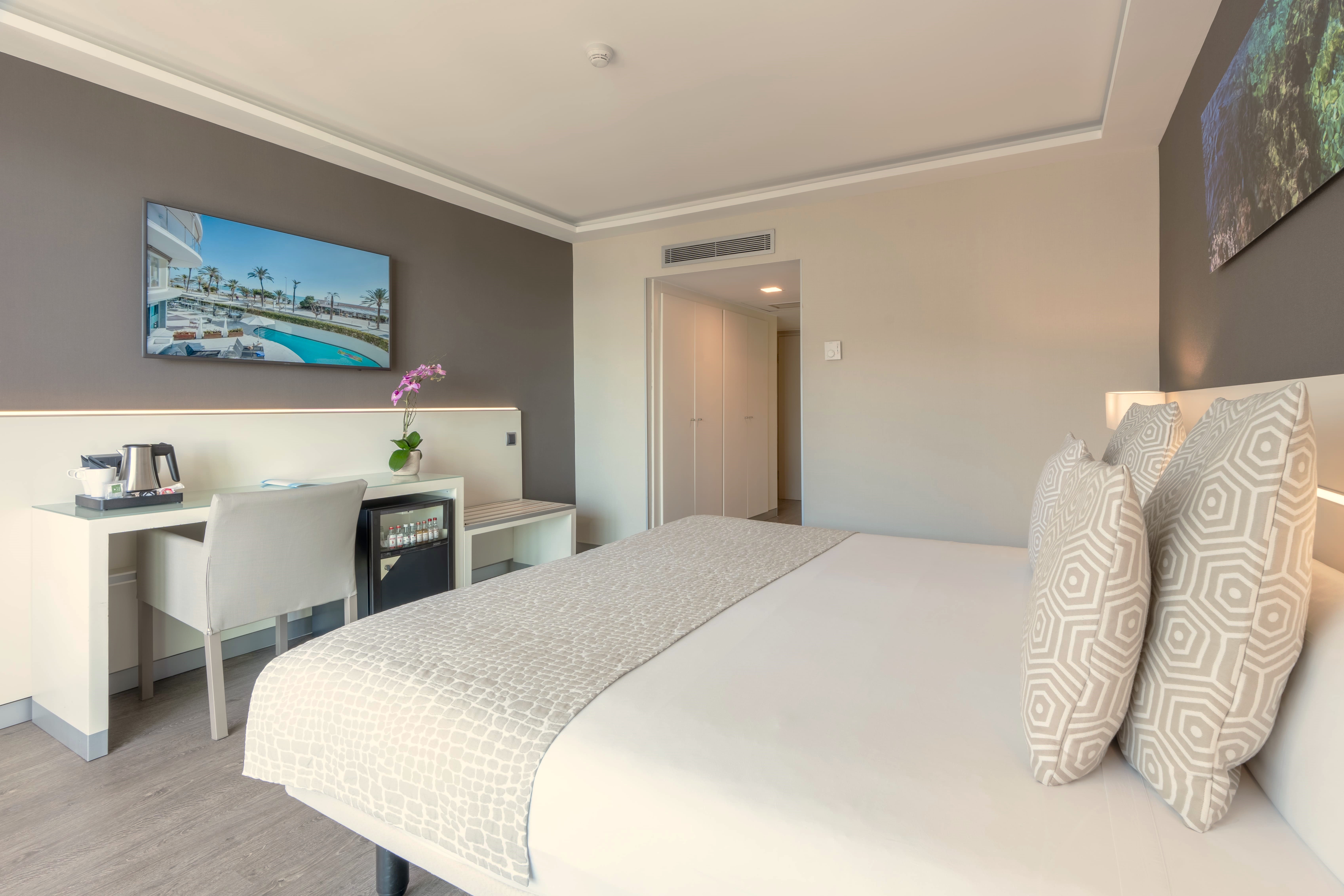 Double or Twin Side Sea View