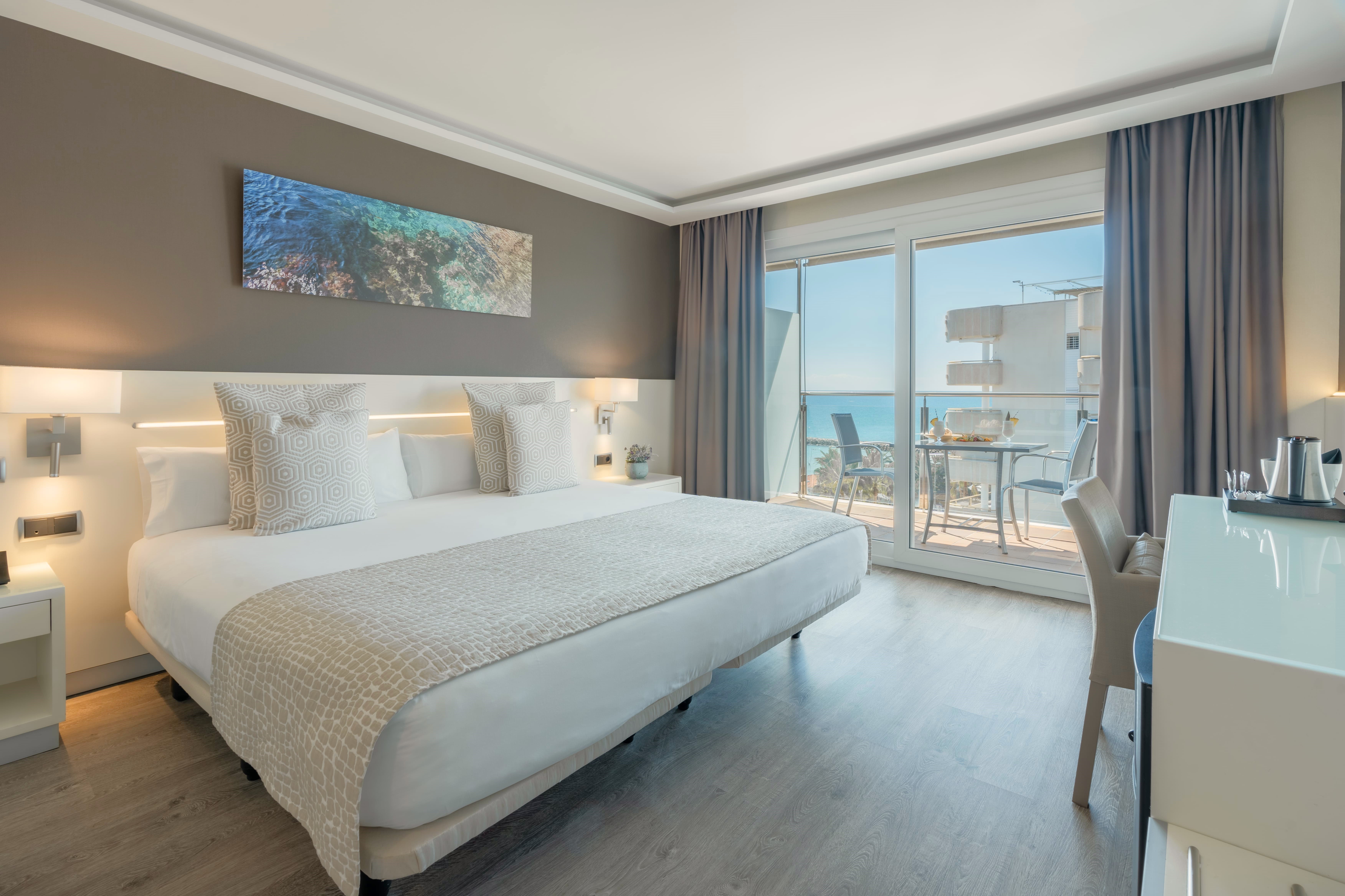 Double or Twin Side Sea View